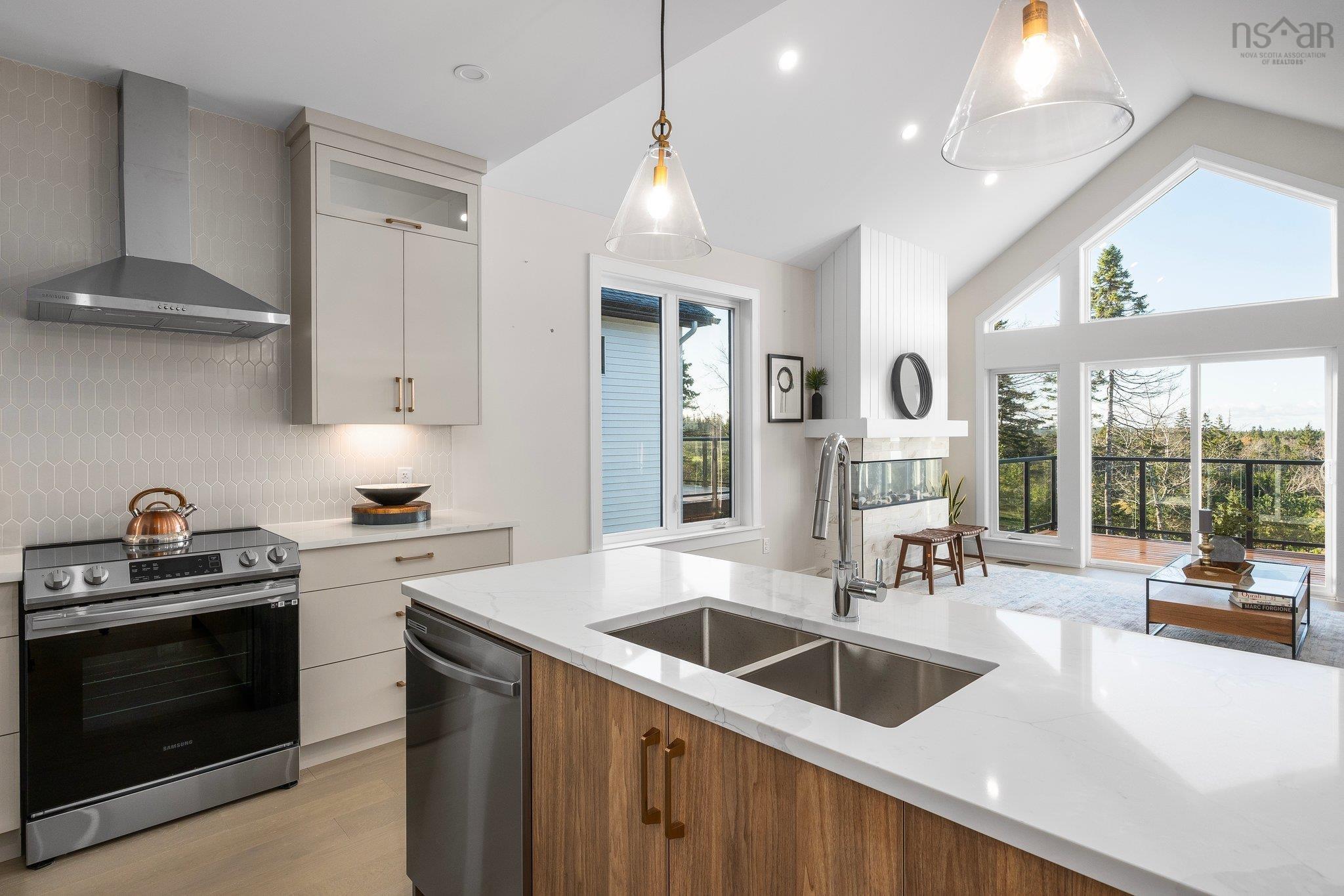 $879,900.00: 6-140 149 Tuscany Run, Timberlea