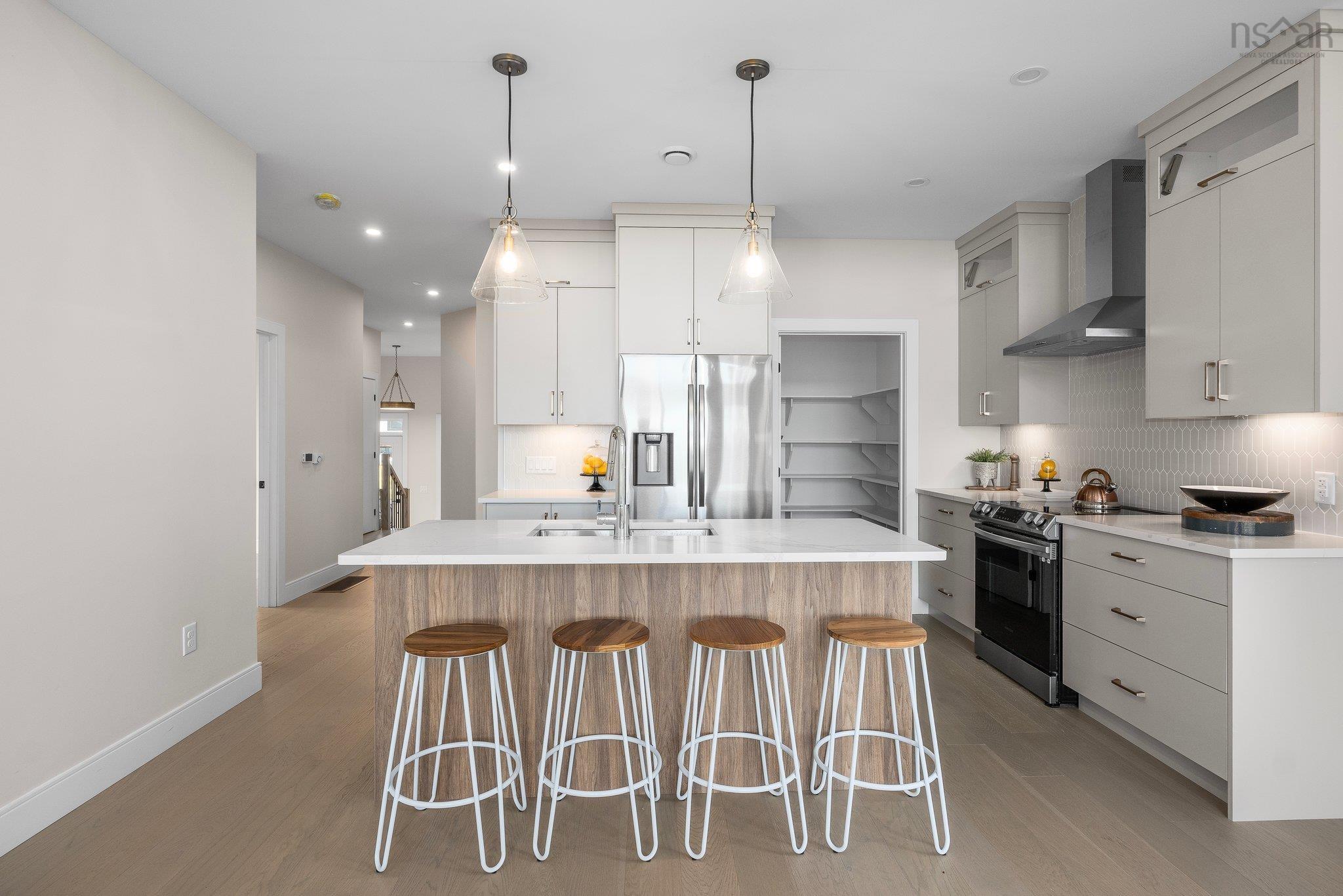 $879,900.00: 6-140 149 Tuscany Run, Timberlea
