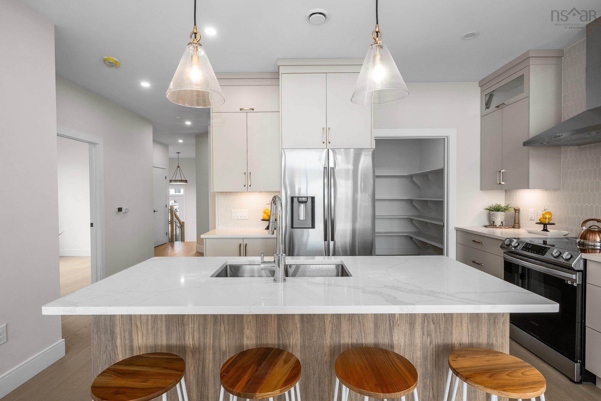 $879,900.00: 6-140 149 Tuscany Run, Timberlea