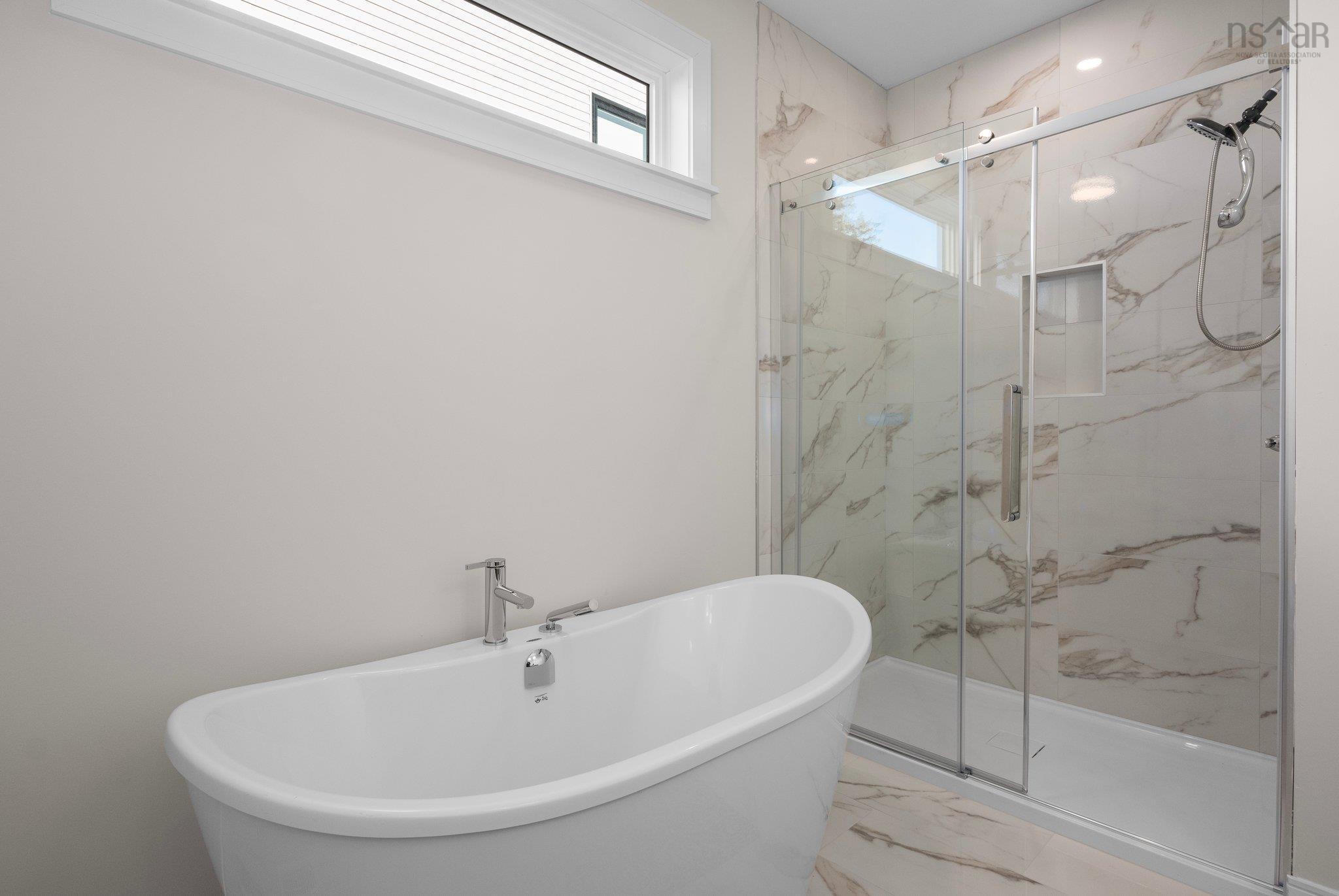 $879,900.00: 6-140 149 Tuscany Run, Timberlea