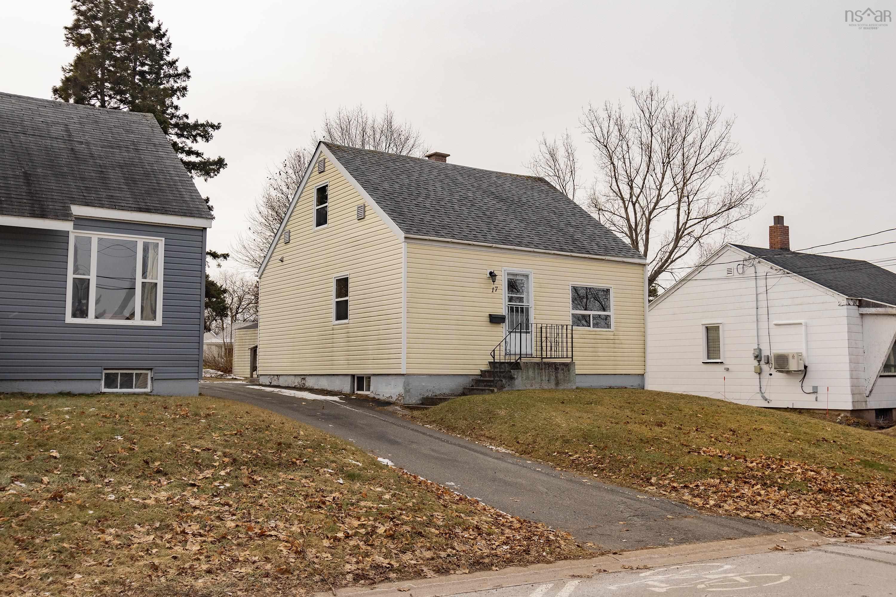 $229,900.00: 17 East Pleasant Street, Amherst