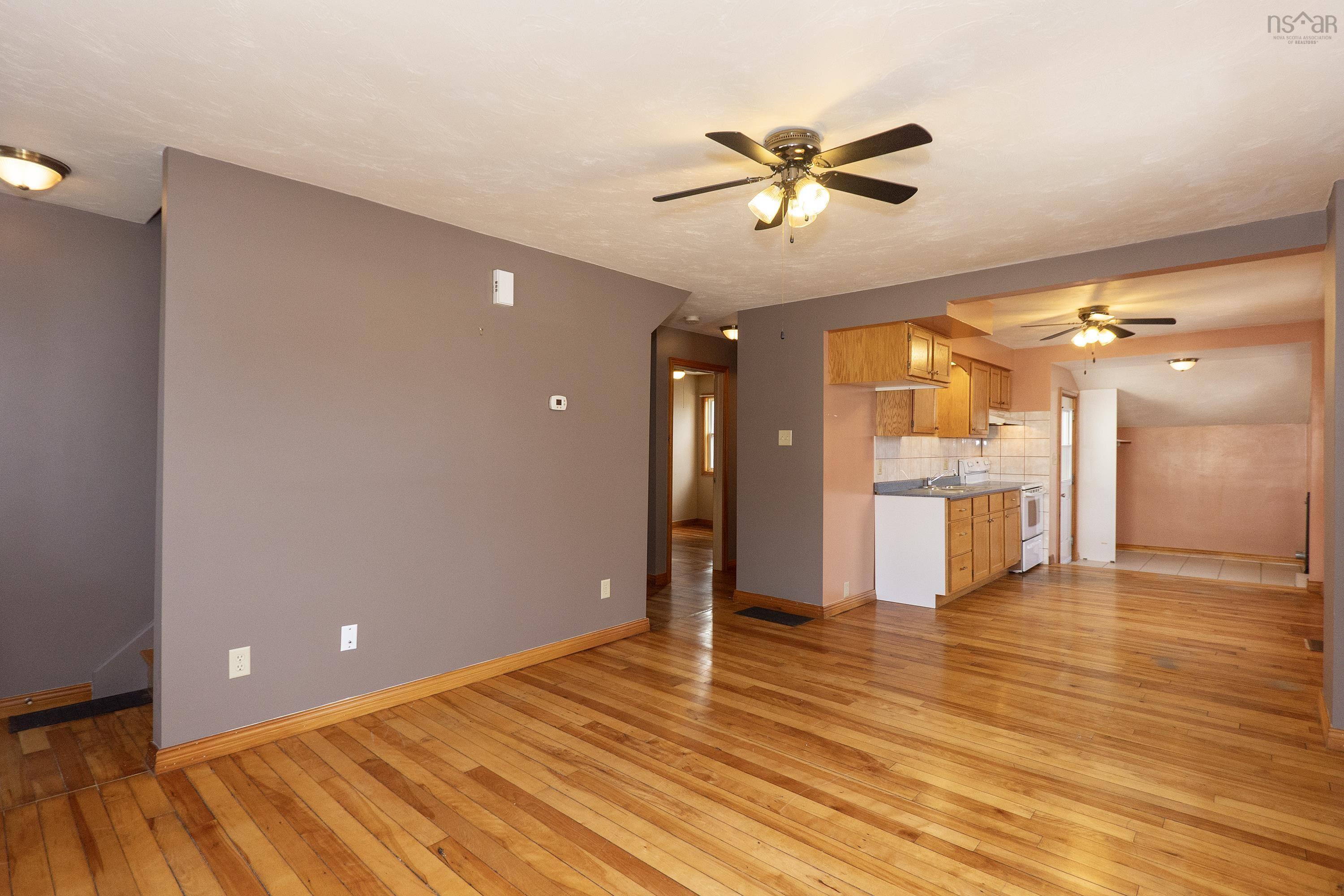 $229,900.00: 17 East Pleasant Street, Amherst
