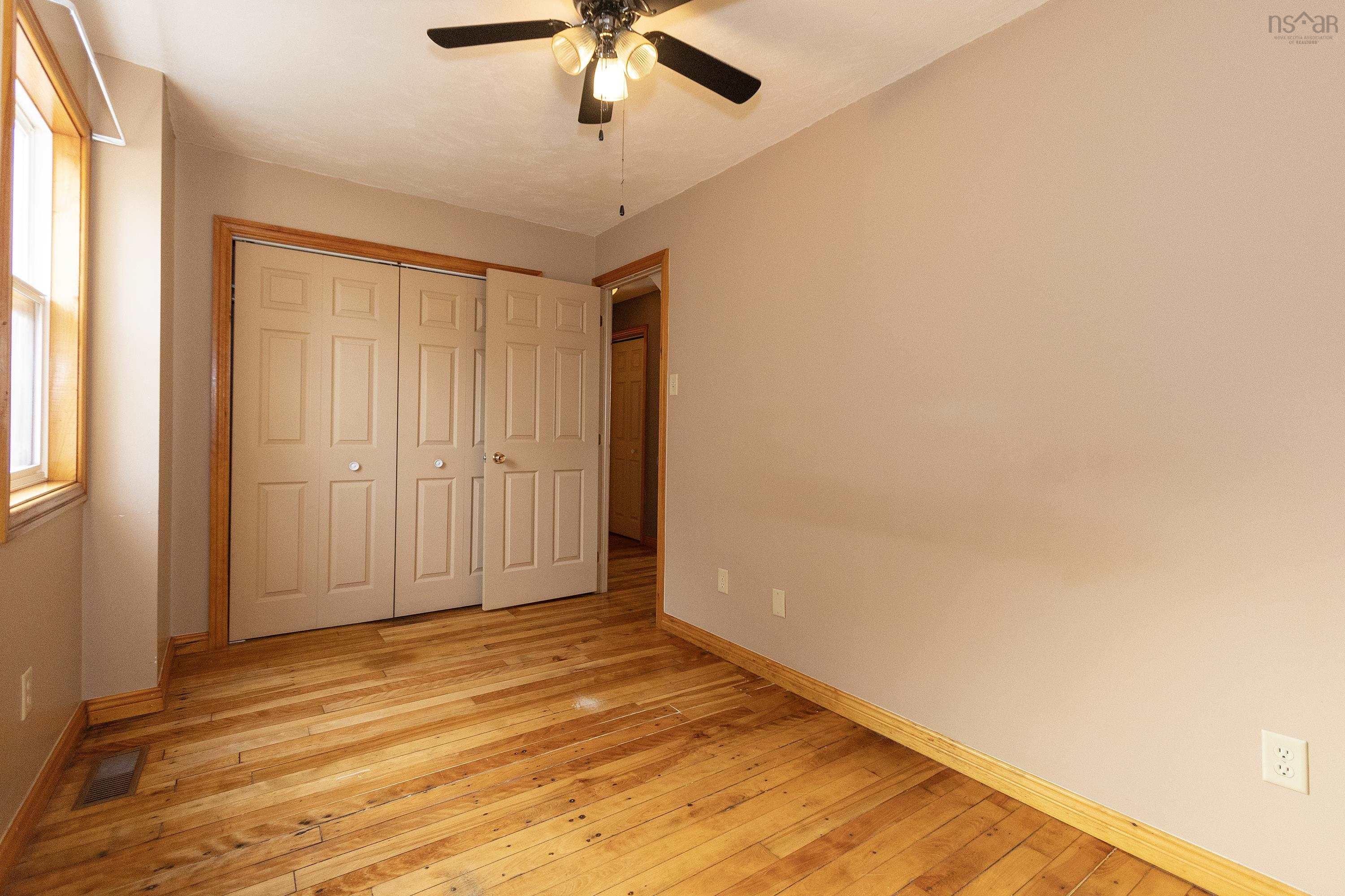 $229,900.00: 17 East Pleasant Street, Amherst