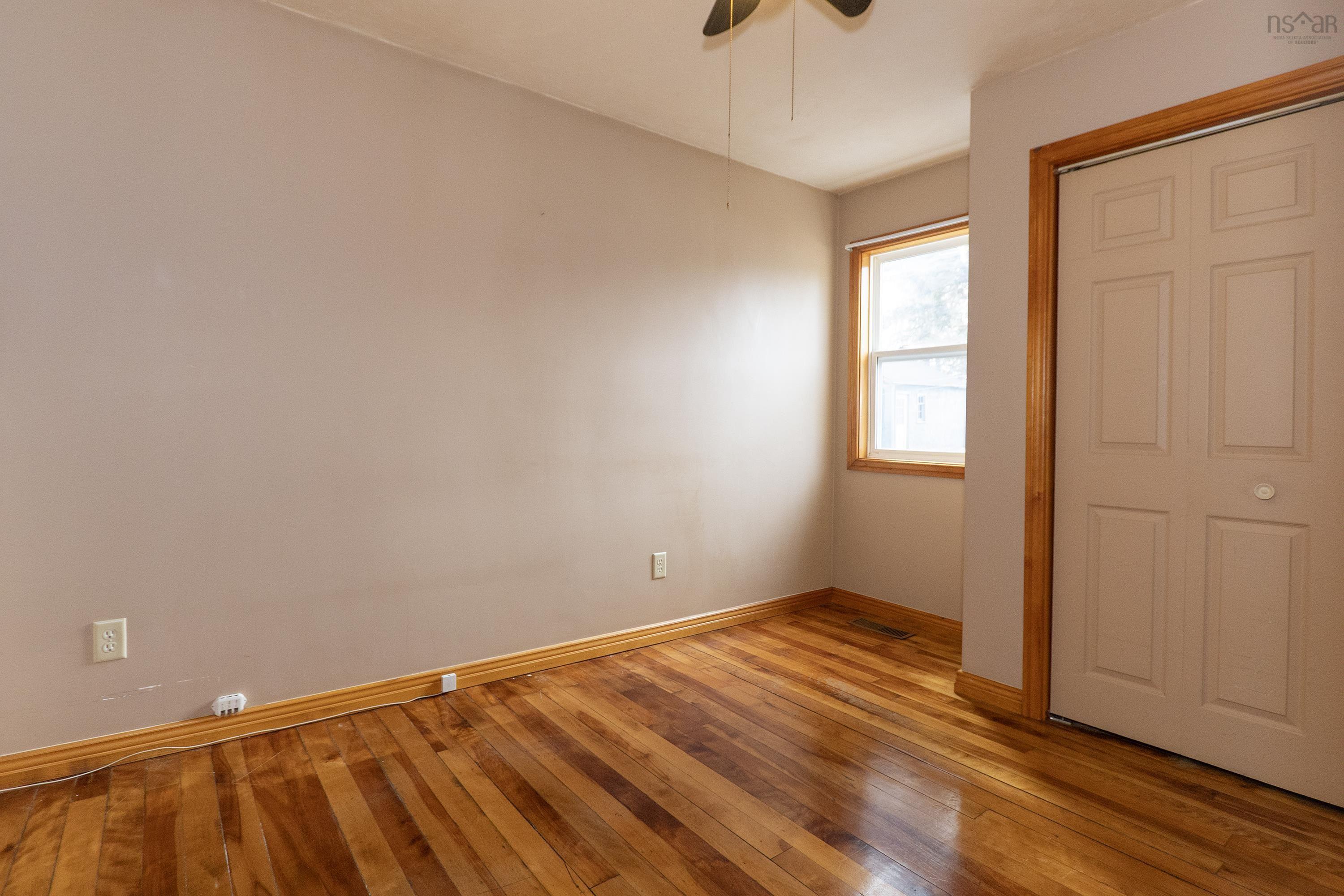$229,900.00: 17 East Pleasant Street, Amherst