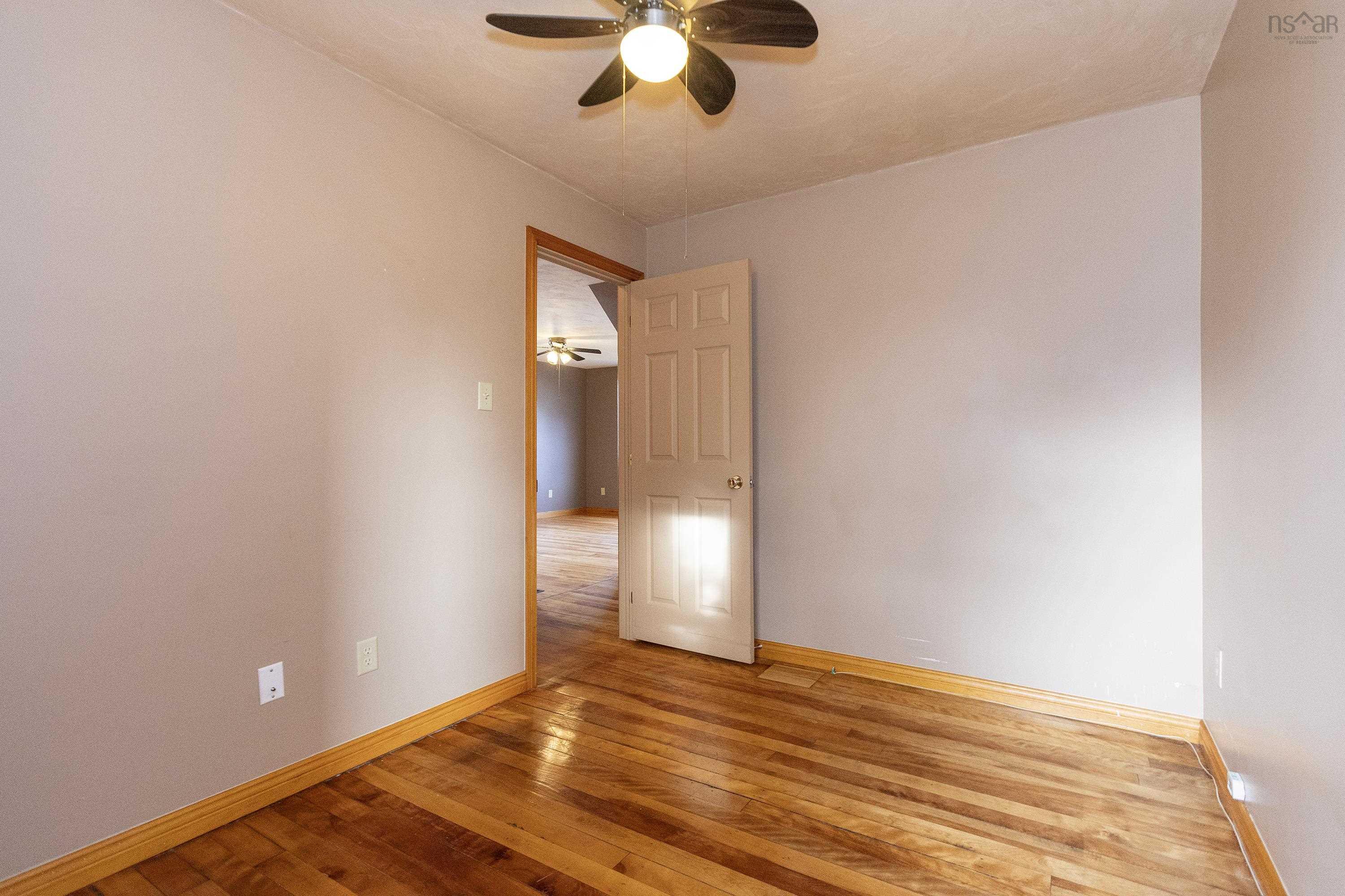 $229,900.00: 17 East Pleasant Street, Amherst