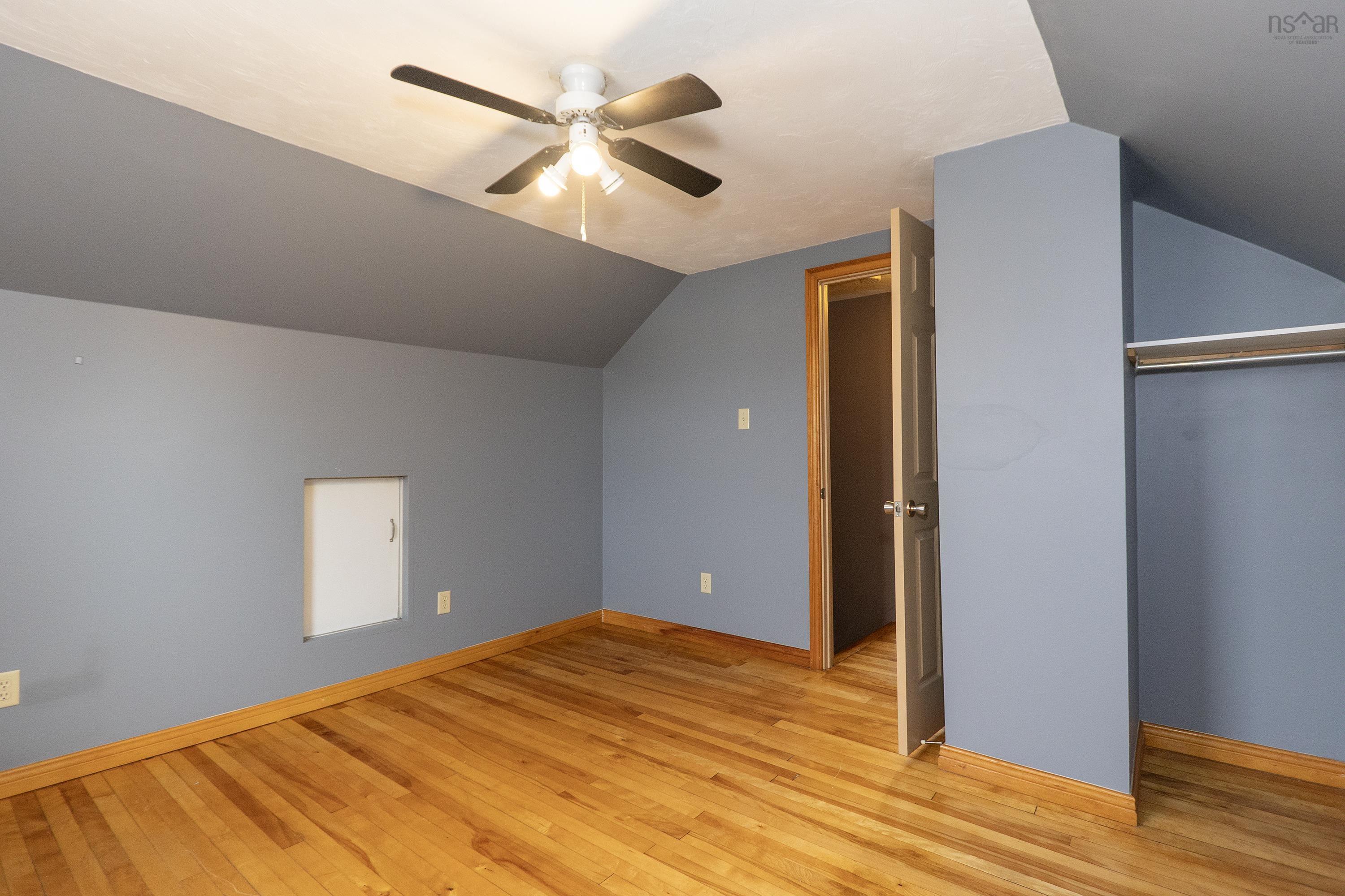 $229,900.00: 17 East Pleasant Street, Amherst