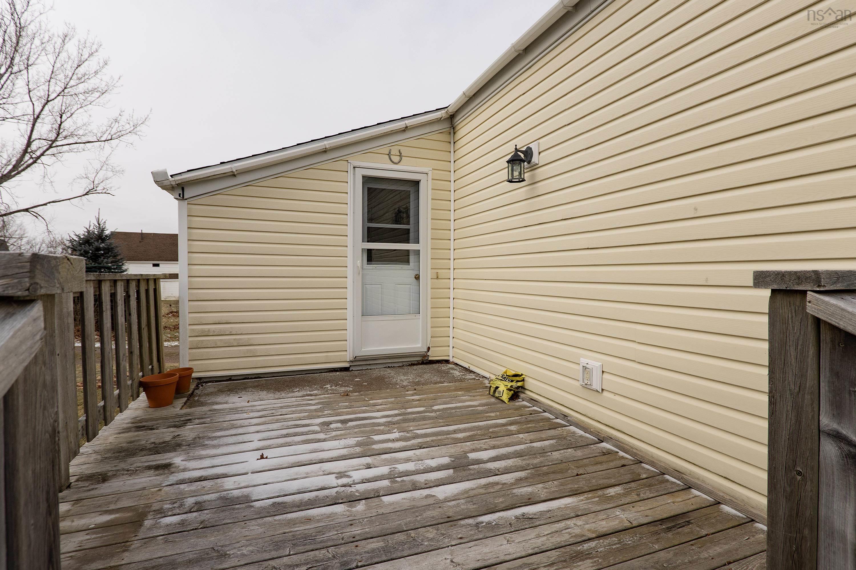 $229,900.00: 17 East Pleasant Street, Amherst