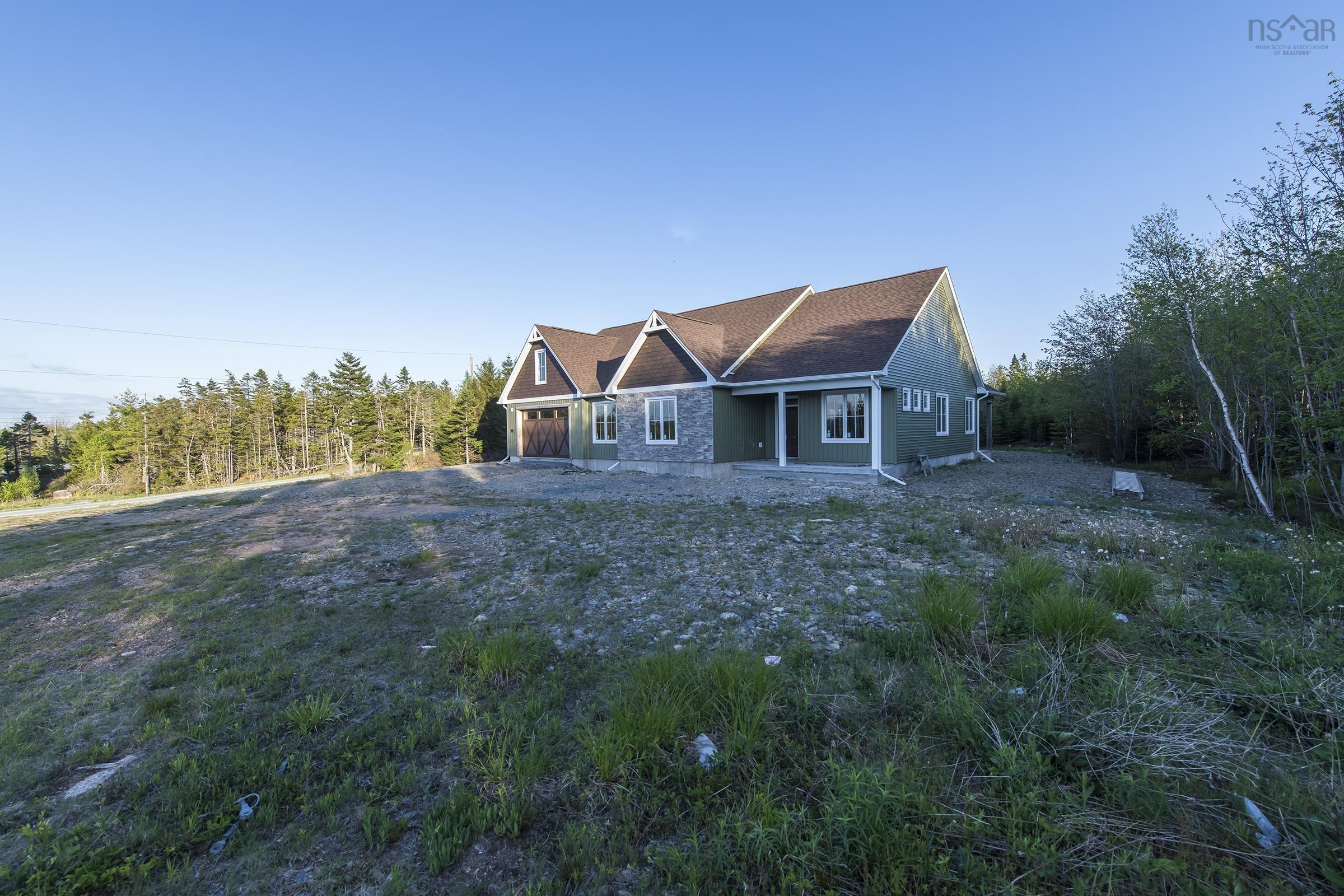 $899,900.00: 84 Sugarwood Court, Porters Lake