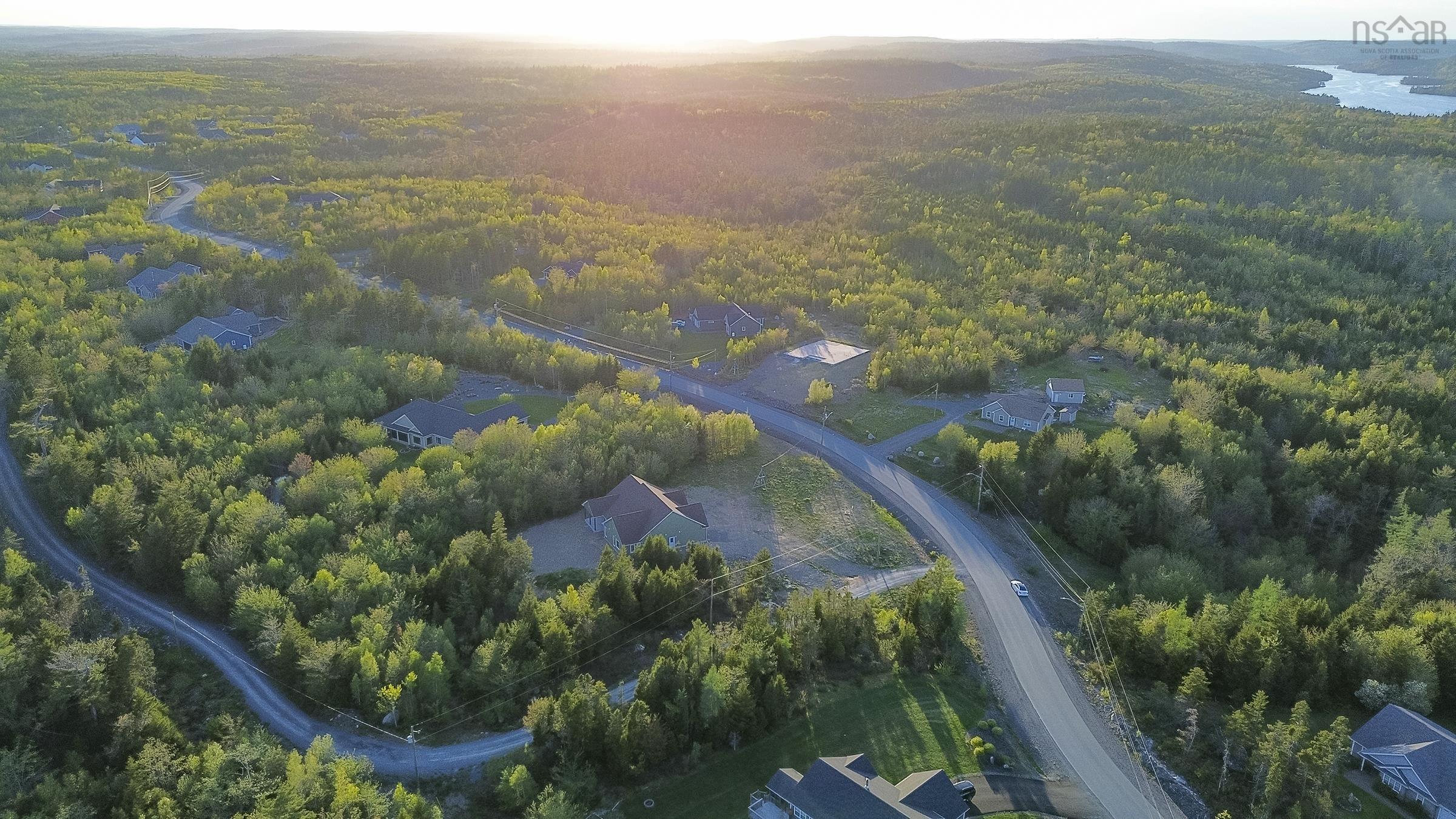 $899,900.00: 84 Sugarwood Court, Porters Lake