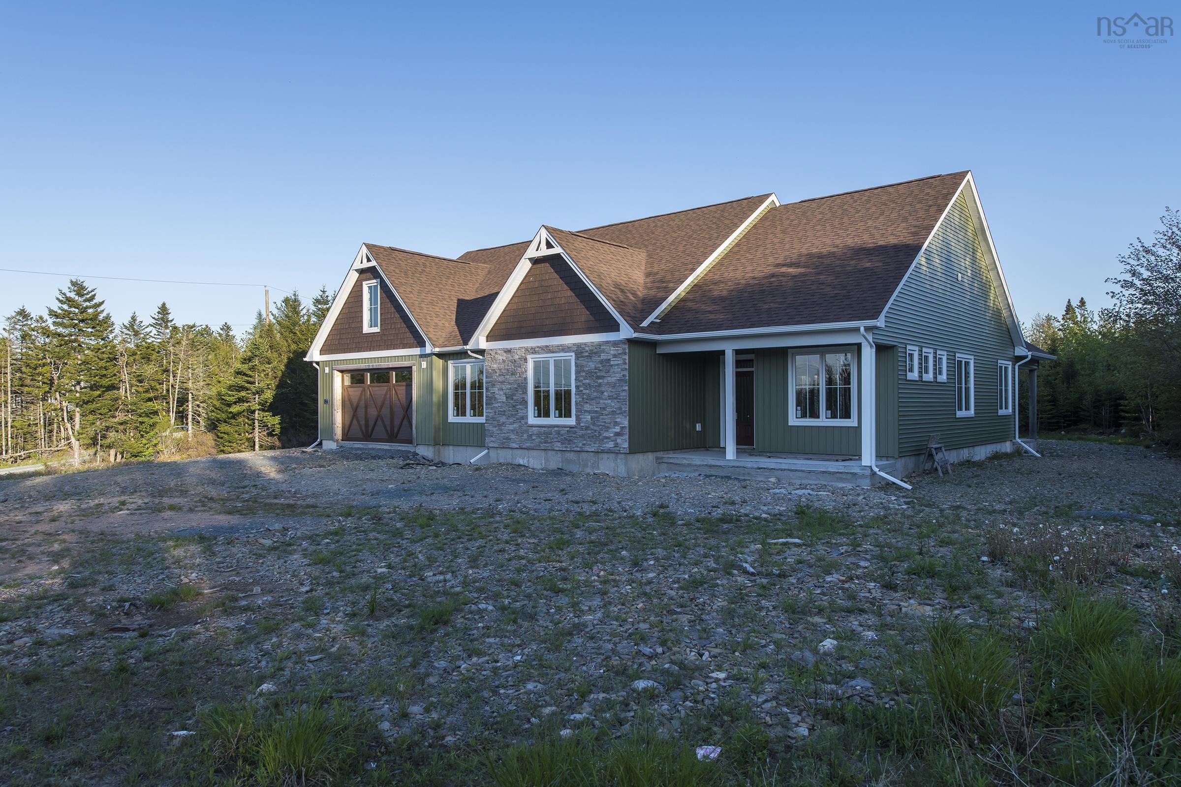 $899,900.00: 84 Sugarwood Court, Porters Lake