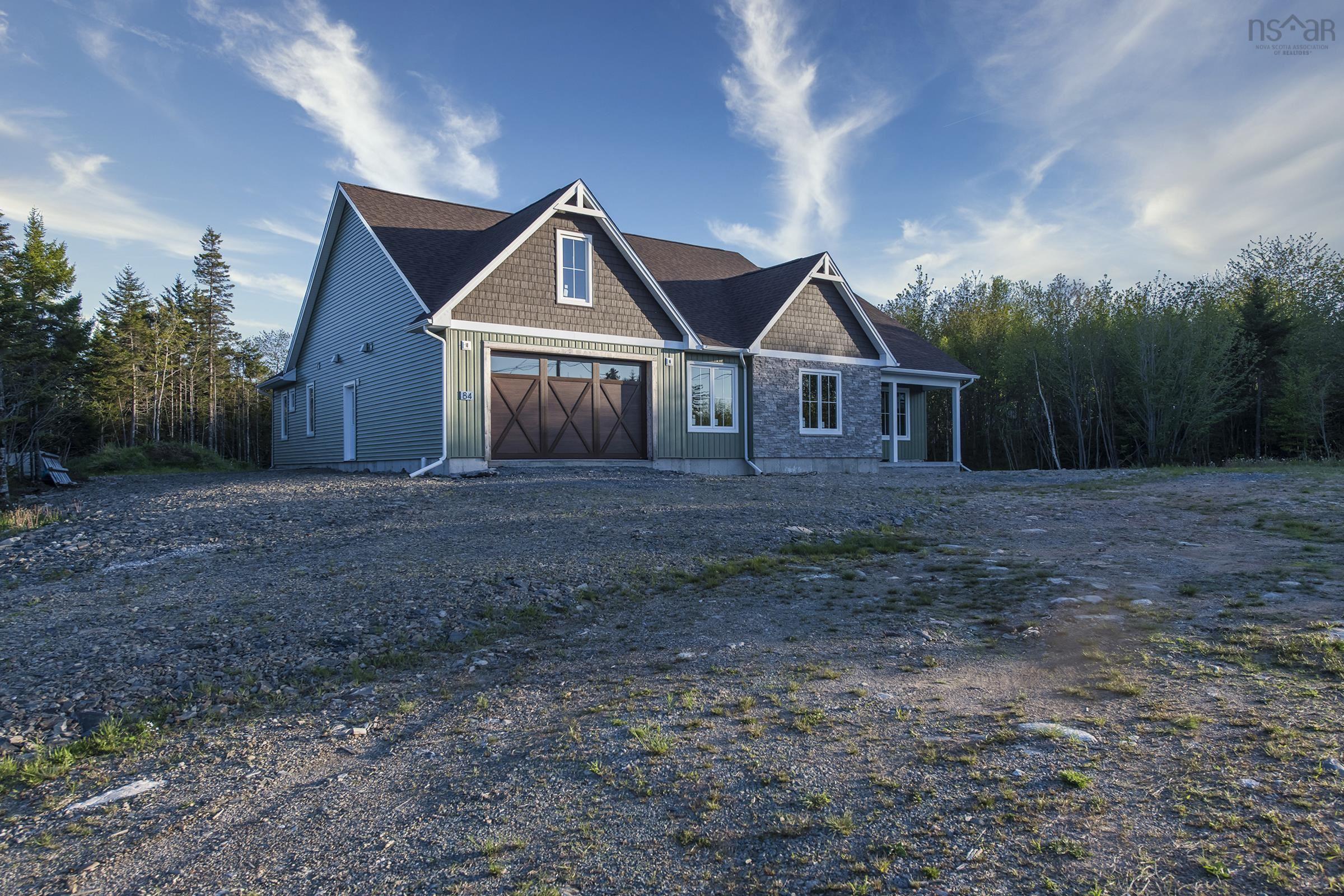 $899,900.00: 84 Sugarwood Court, Porters Lake