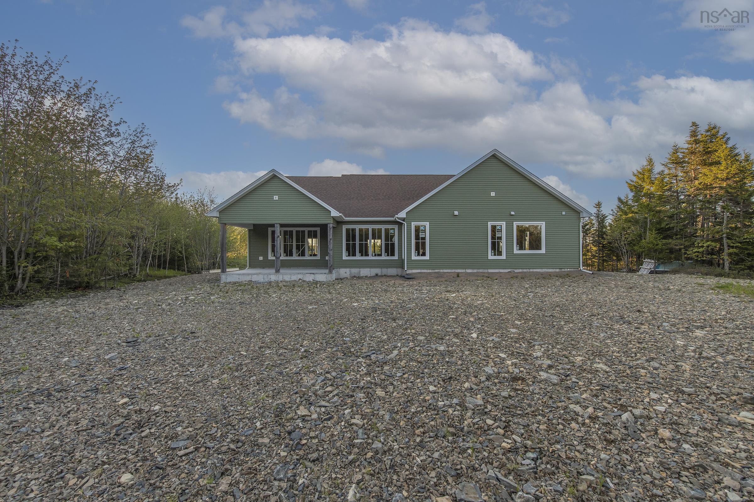 $899,900.00: 84 Sugarwood Court, Porters Lake