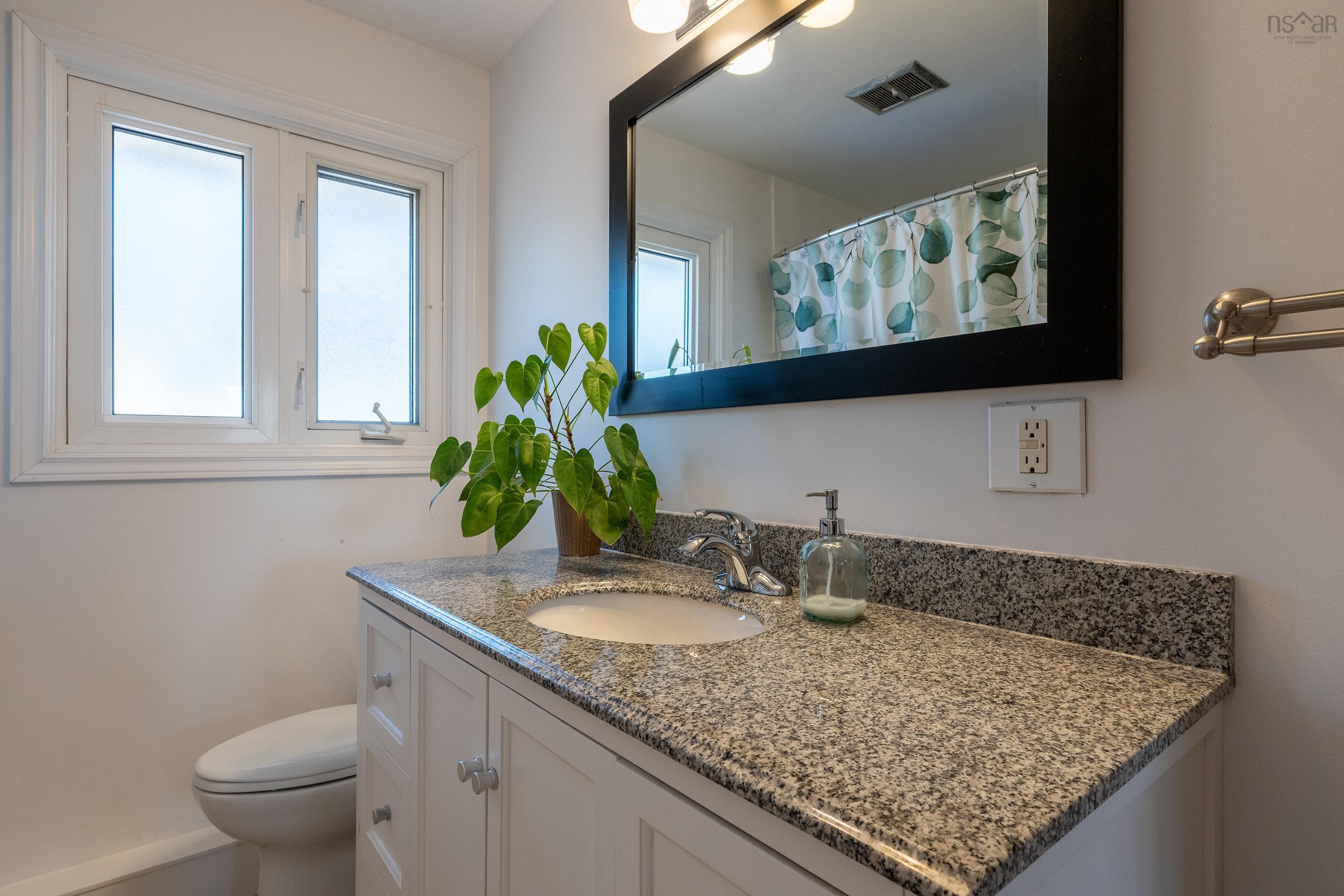 $649,000.00: 17 Flamingo Drive, Halifax