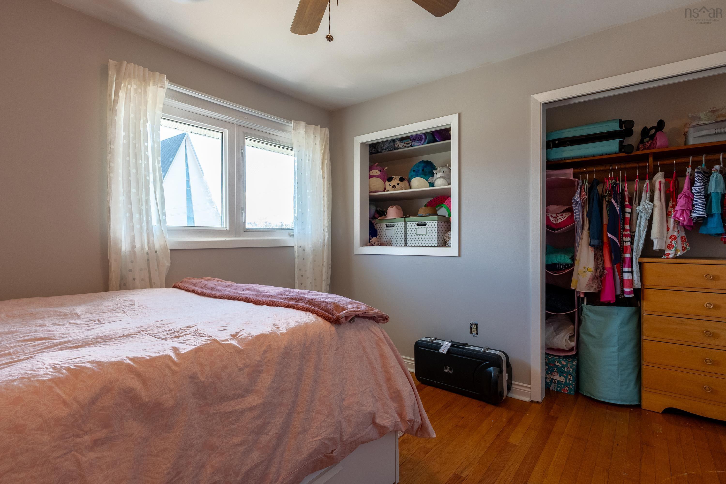 $649,000.00: 17 Flamingo Drive, Halifax