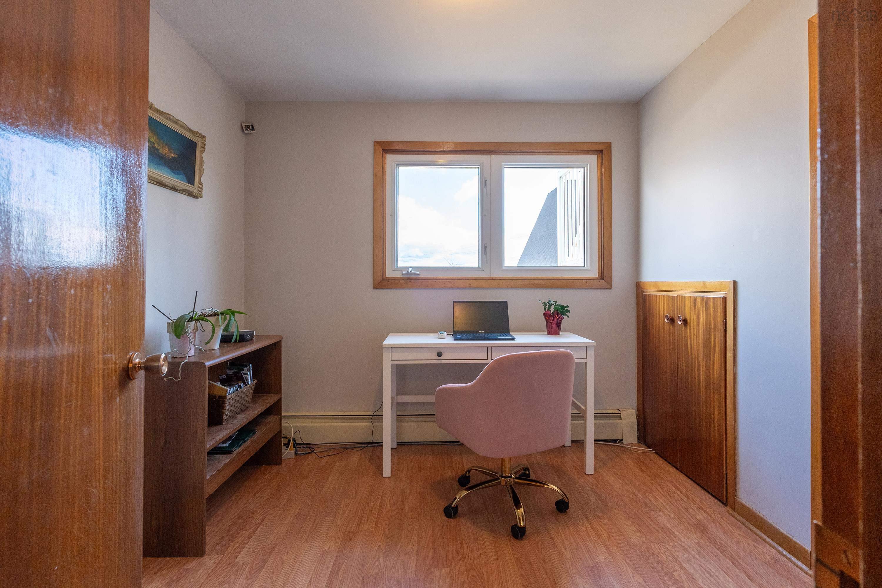 $649,000.00: 17 Flamingo Drive, Halifax