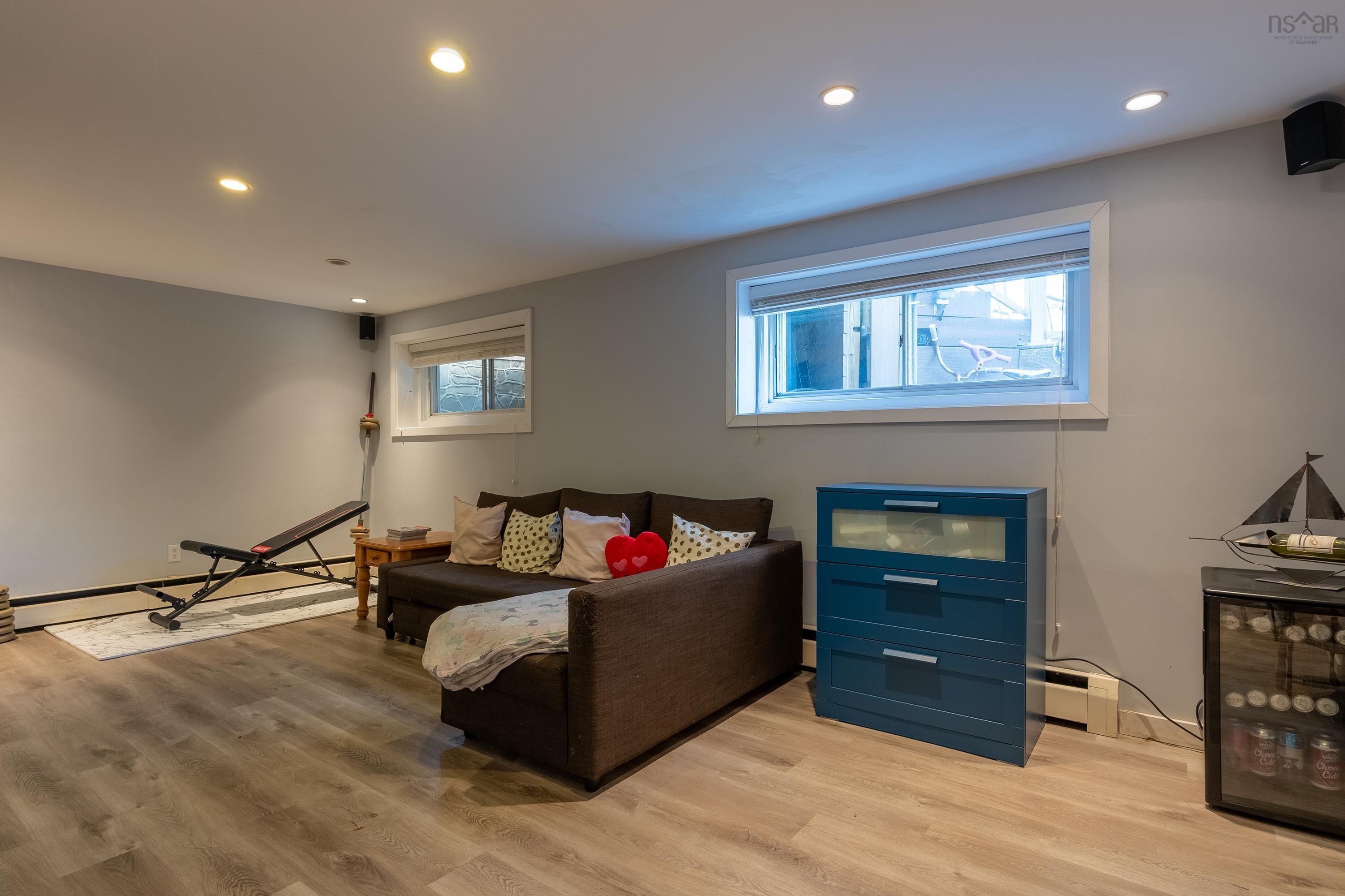 $649,000.00: 17 Flamingo Drive, Halifax