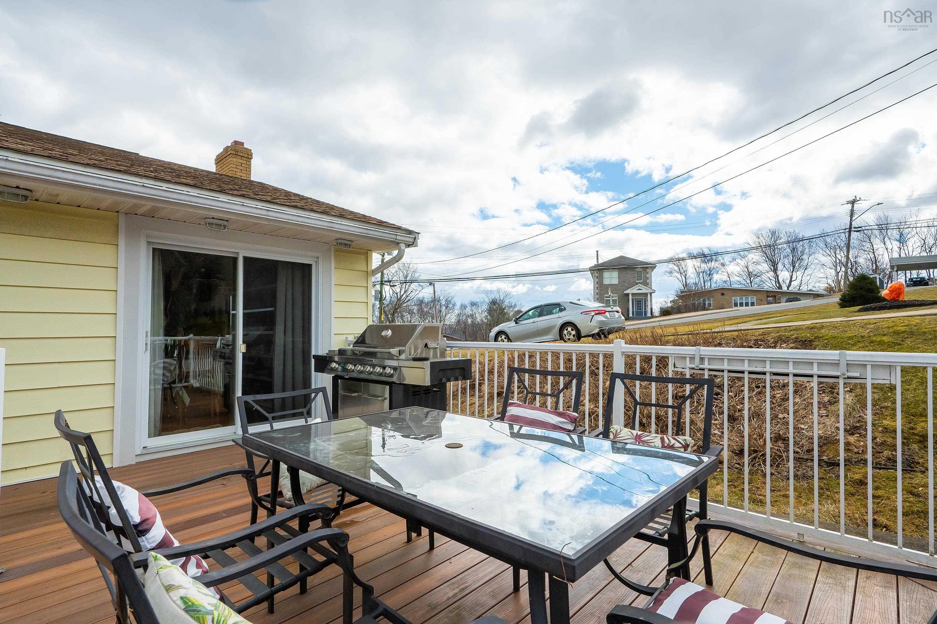 $649,000.00: 17 Flamingo Drive, Halifax
