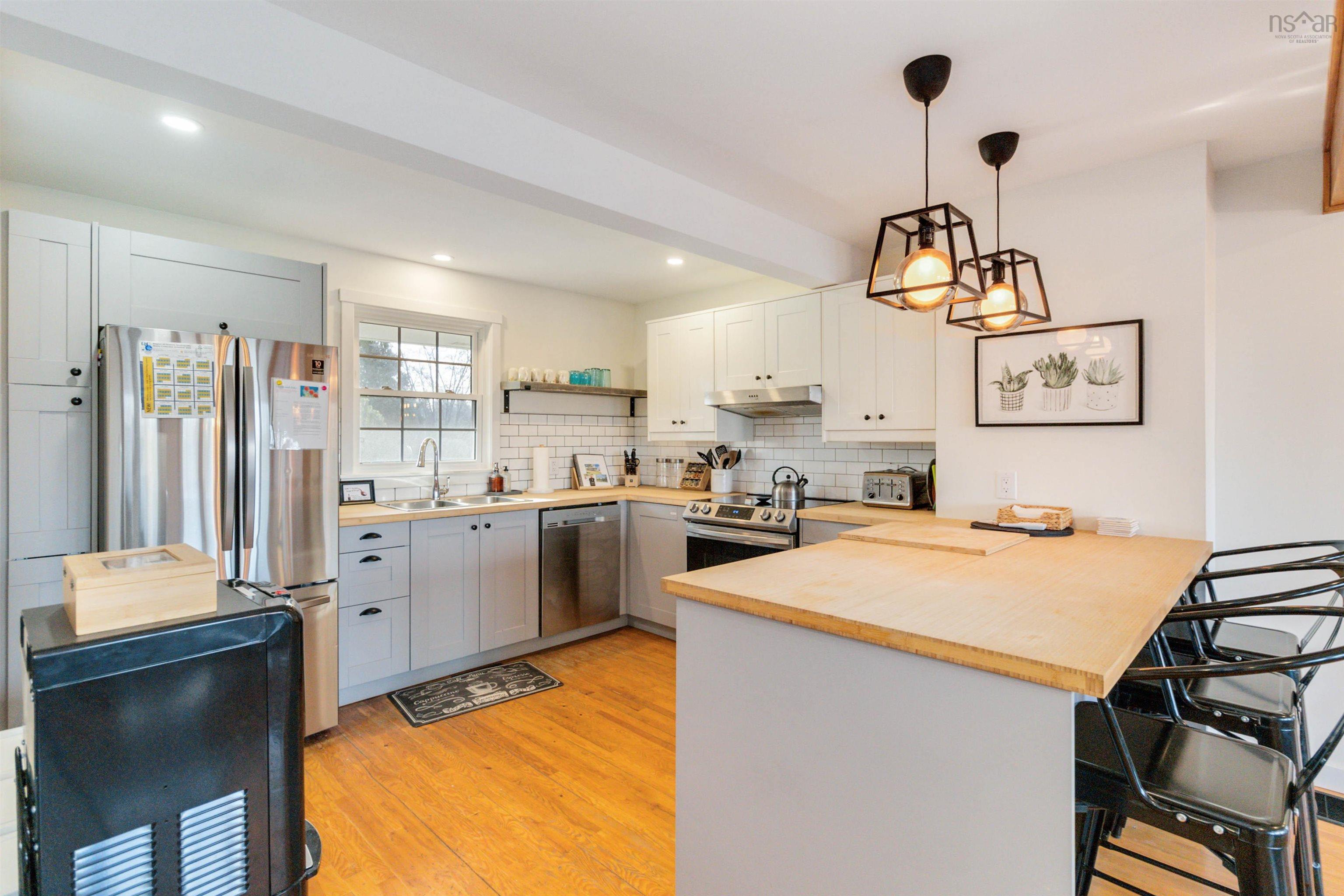 $599,000.00: 335 CENTRAL PORT MOUTON Road, Port Mouton