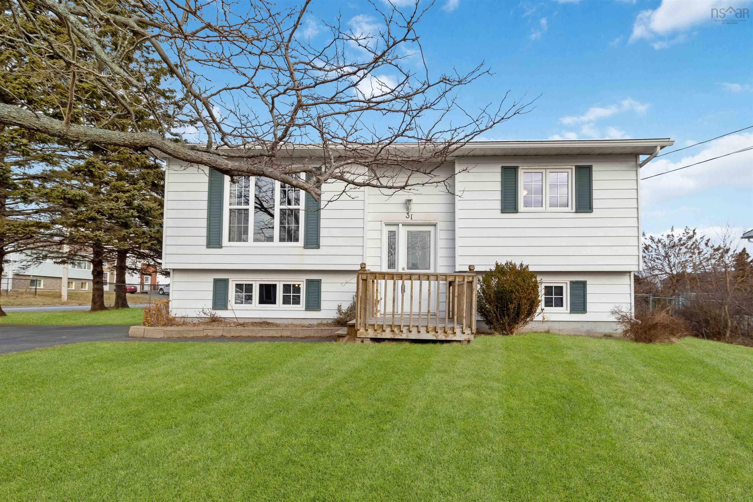 $400,000.00: 31 Redoubt Way, Eastern Passage