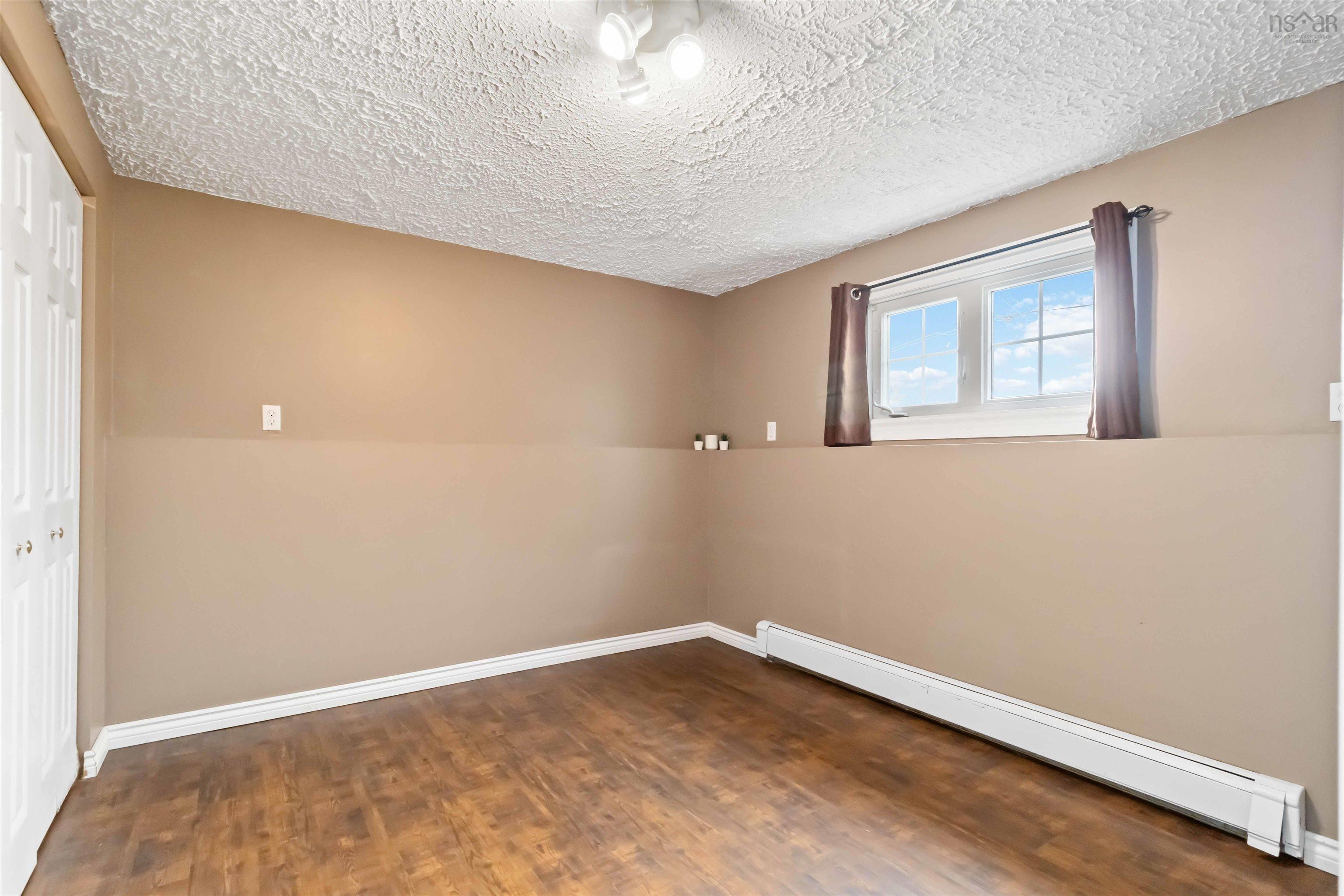 $400,000.00: 31 Redoubt Way, Eastern Passage