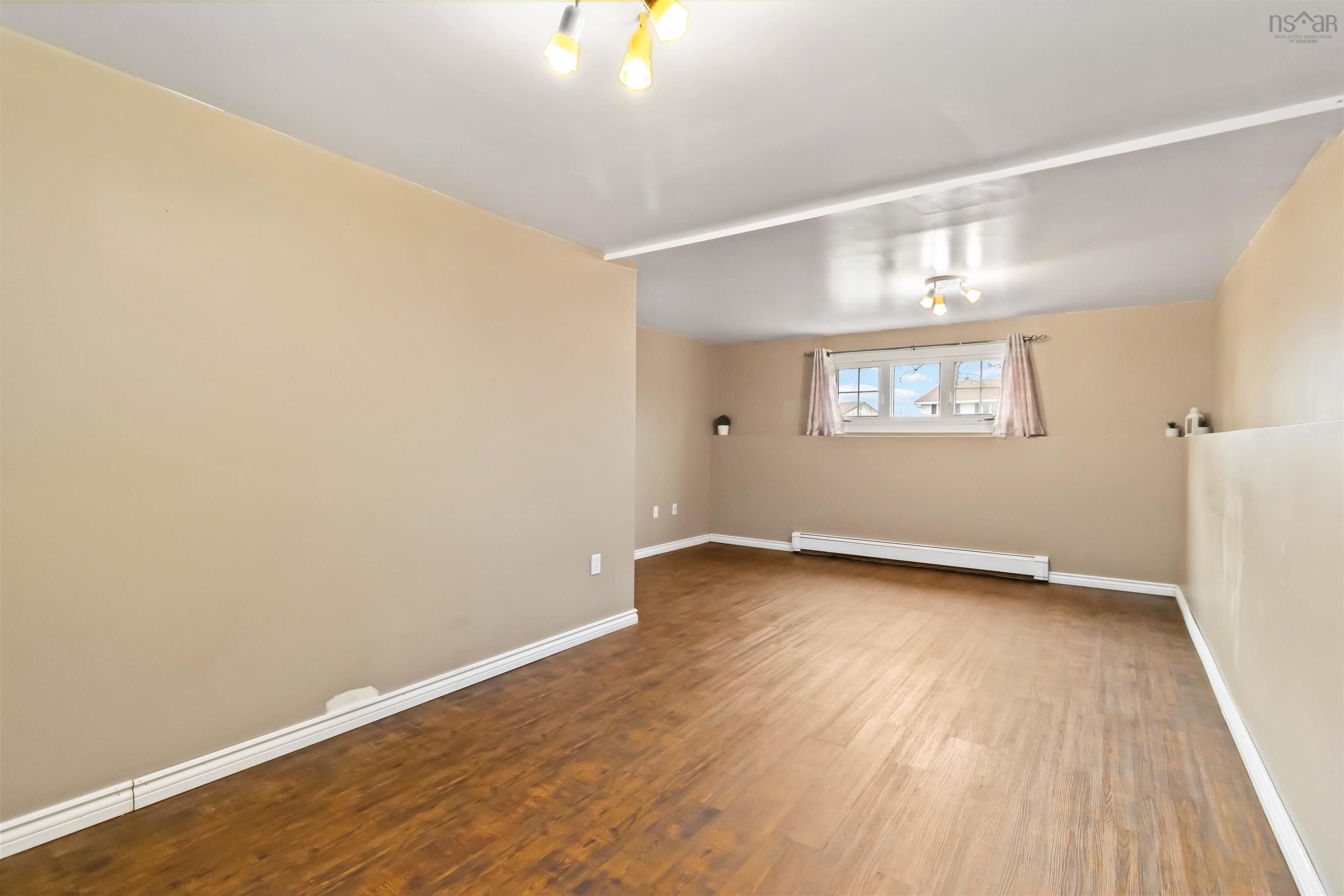 $400,000.00: 31 Redoubt Way, Eastern Passage