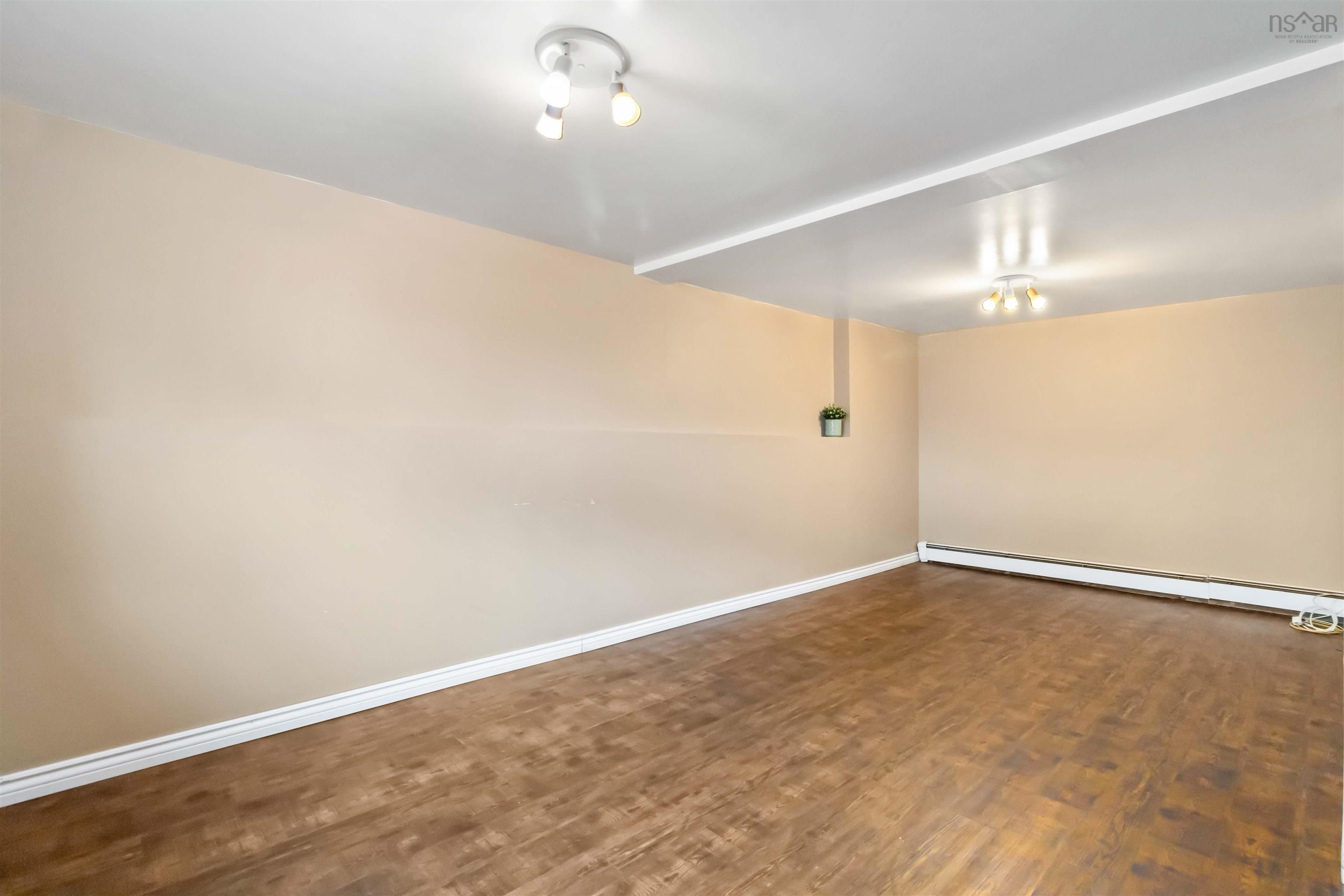 $400,000.00: 31 Redoubt Way, Eastern Passage