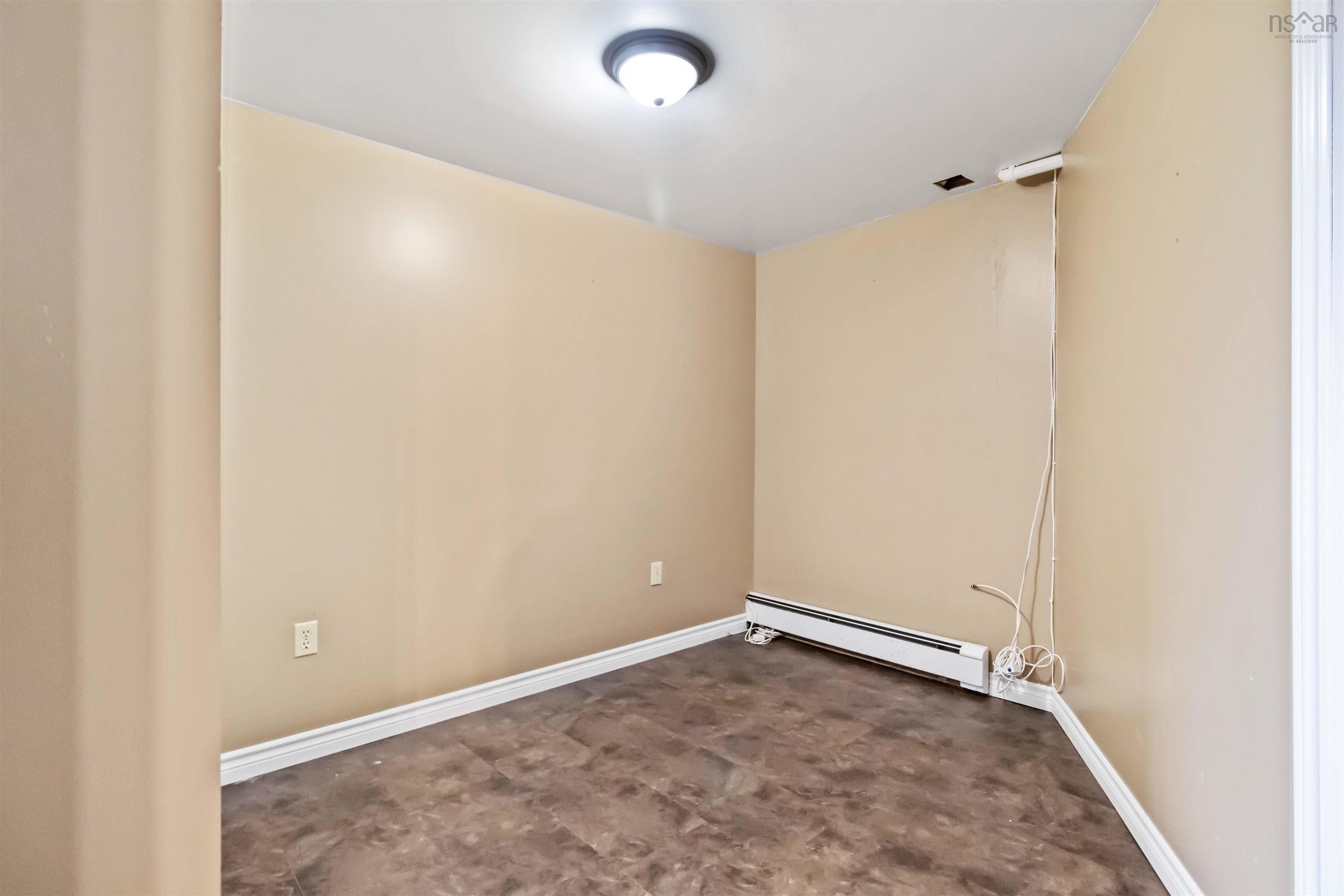 $400,000.00: 31 Redoubt Way, Eastern Passage