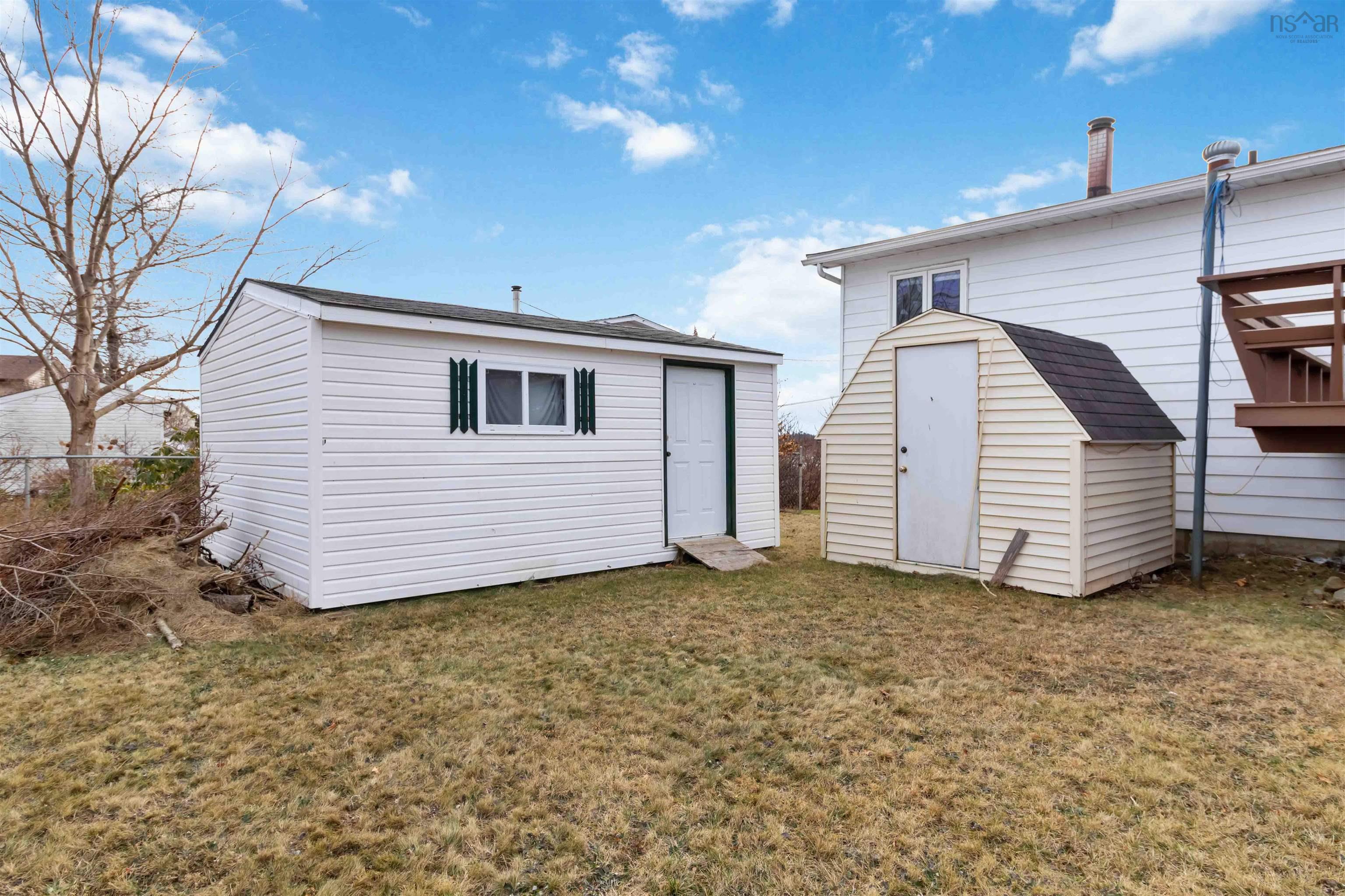 $400,000.00: 31 Redoubt Way, Eastern Passage