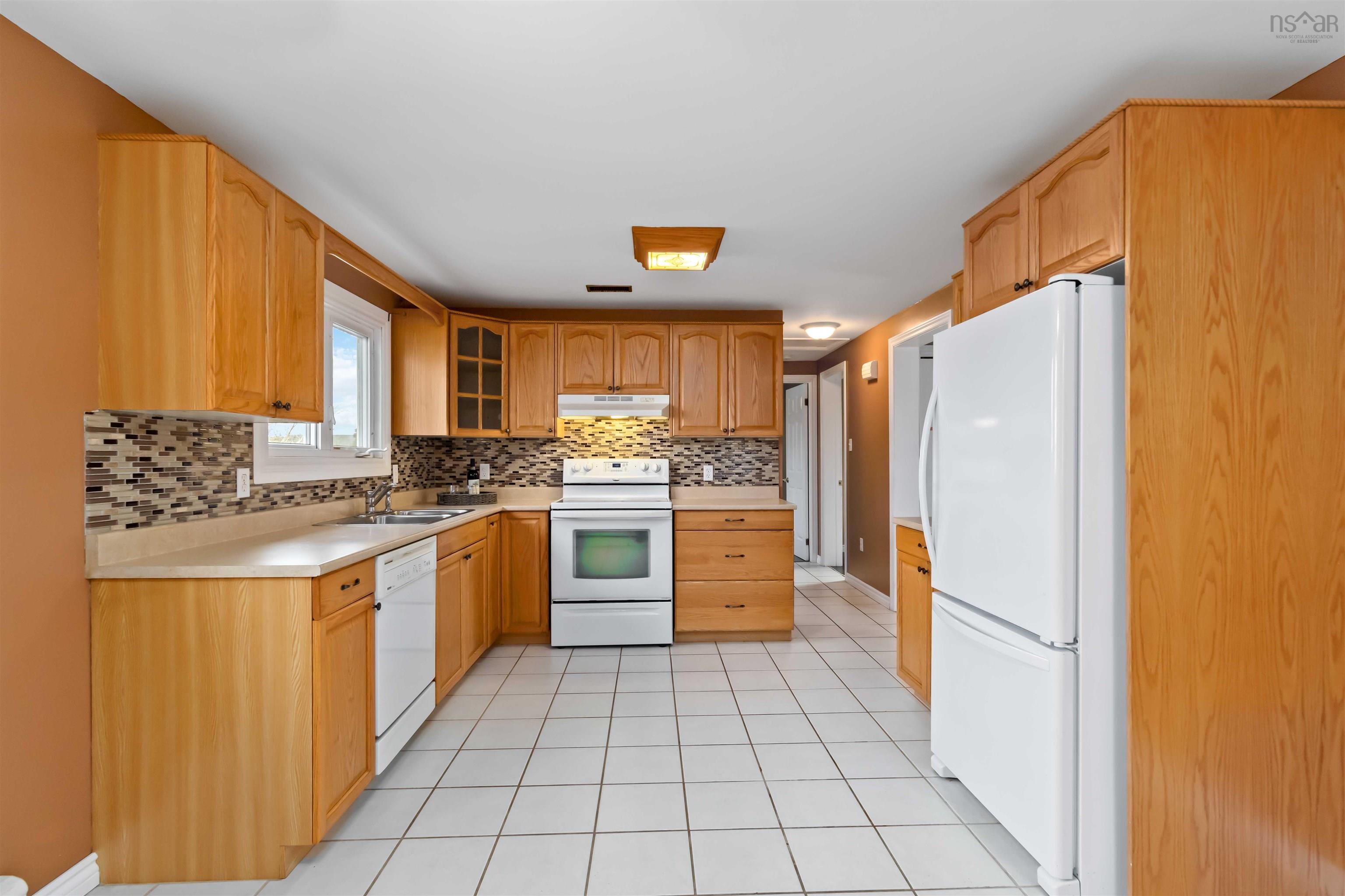 $400,000.00: 31 Redoubt Way, Eastern Passage