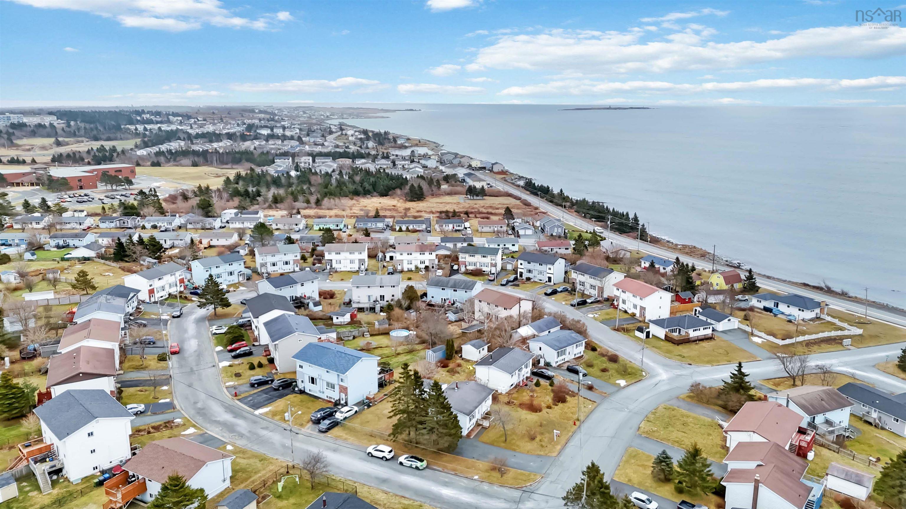 $400,000.00: 31 Redoubt Way, Eastern Passage