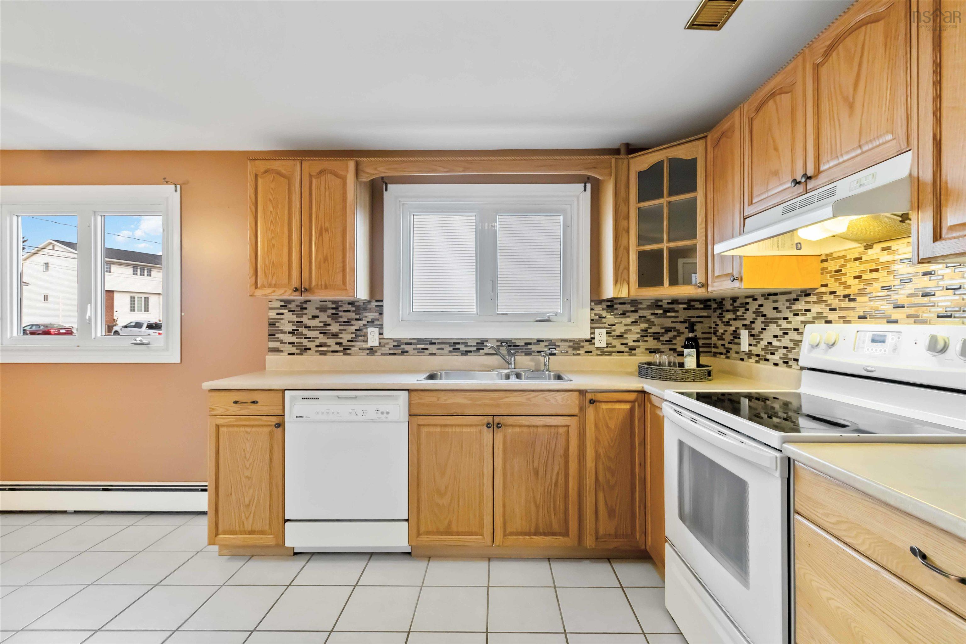 $400,000.00: 31 Redoubt Way, Eastern Passage