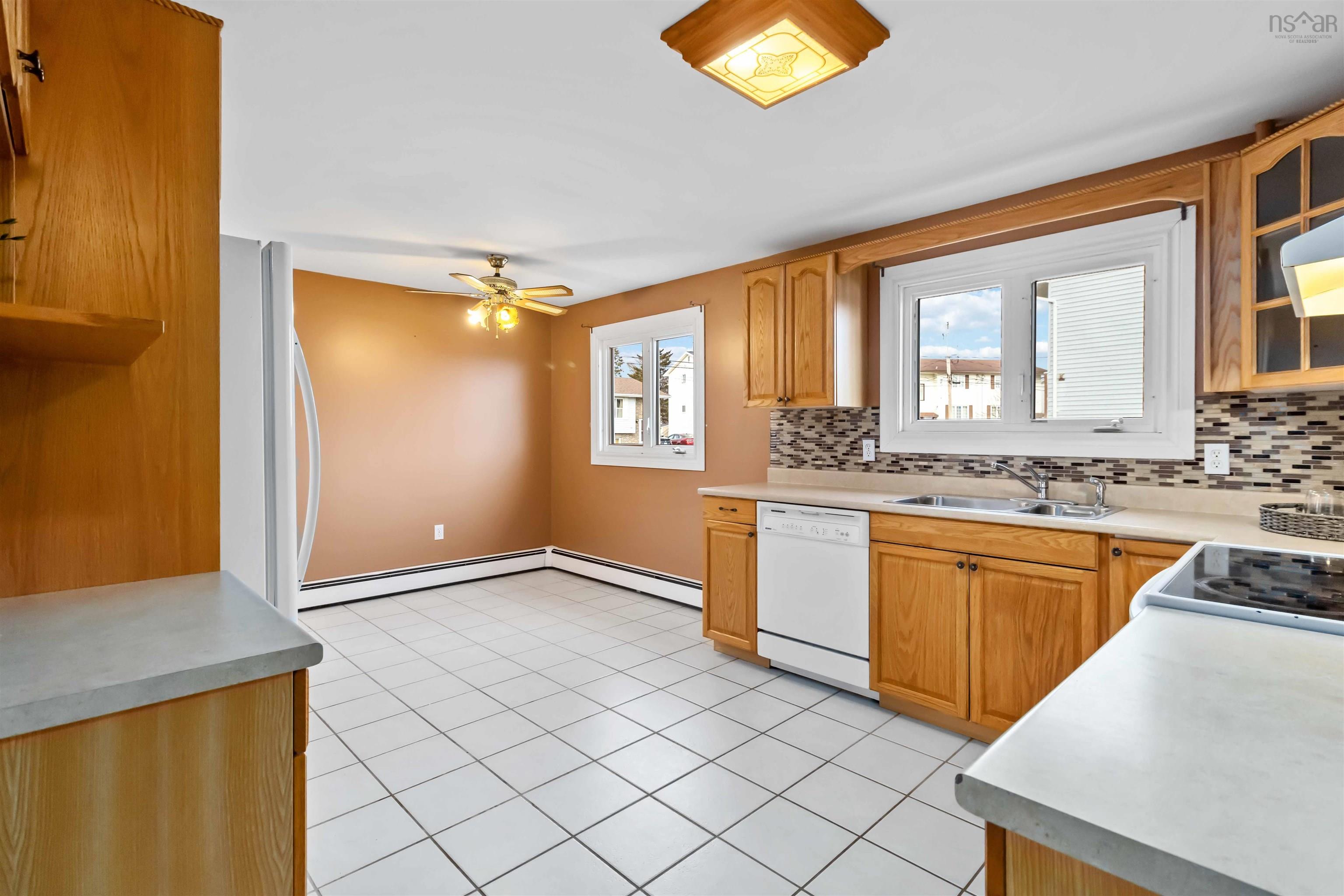 $400,000.00: 31 Redoubt Way, Eastern Passage