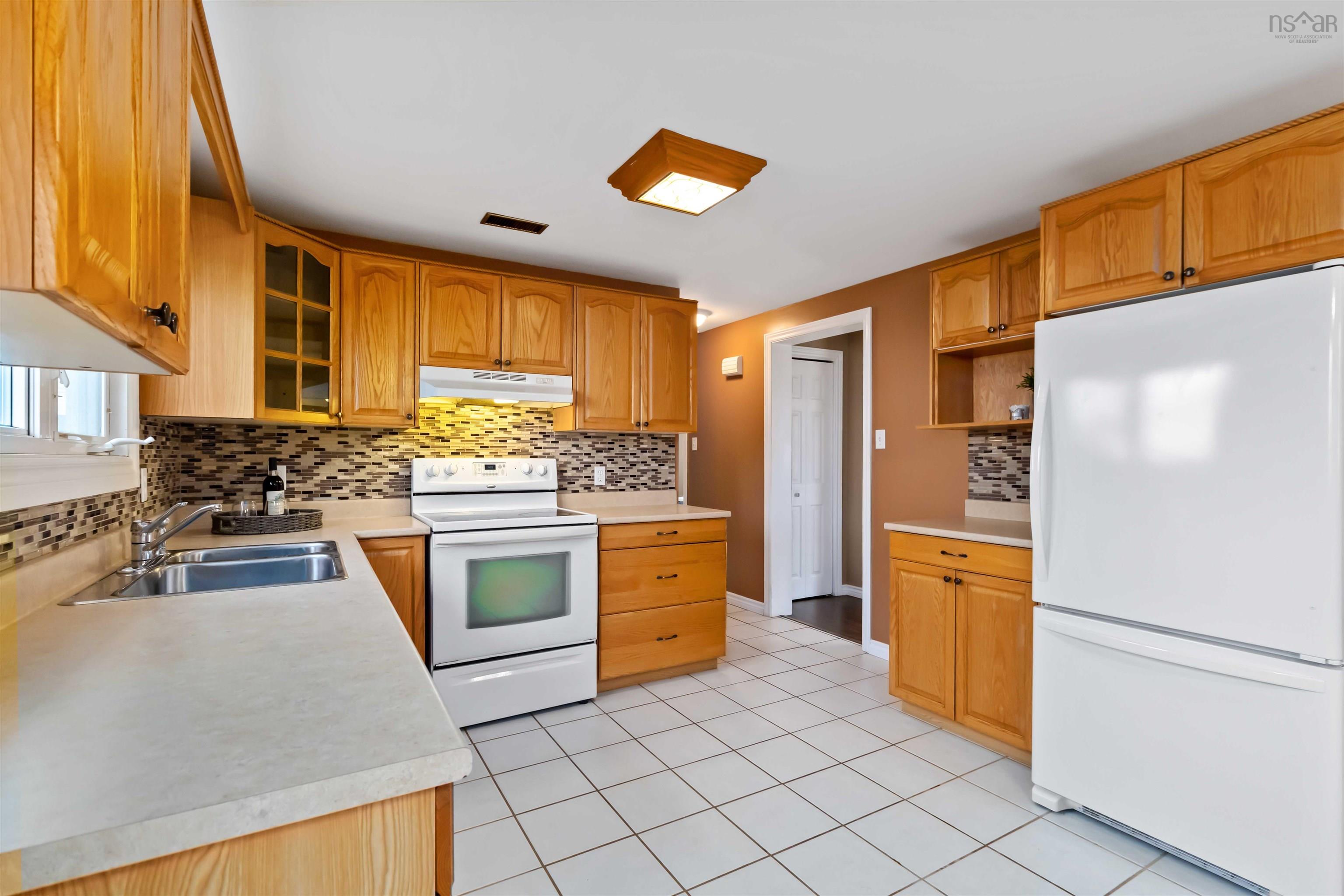 $400,000.00: 31 Redoubt Way, Eastern Passage