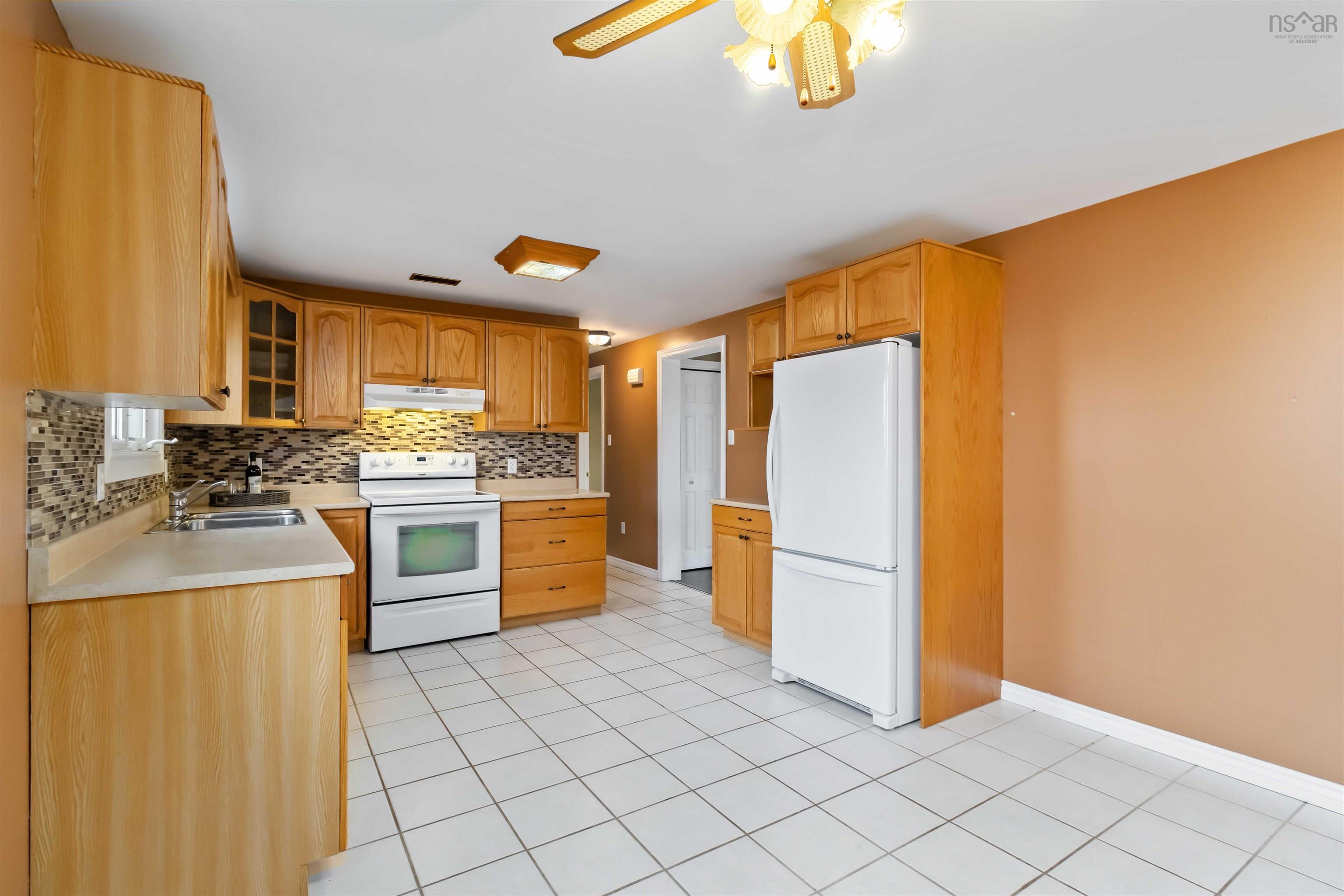 $400,000.00: 31 Redoubt Way, Eastern Passage
