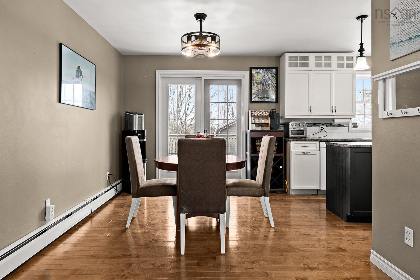 $549,900.00: 19 Parker Place Crescent, Enfield