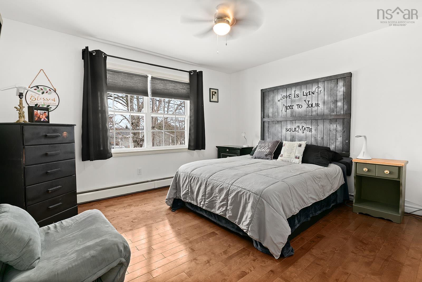 $549,900.00: 19 Parker Place Crescent, Enfield