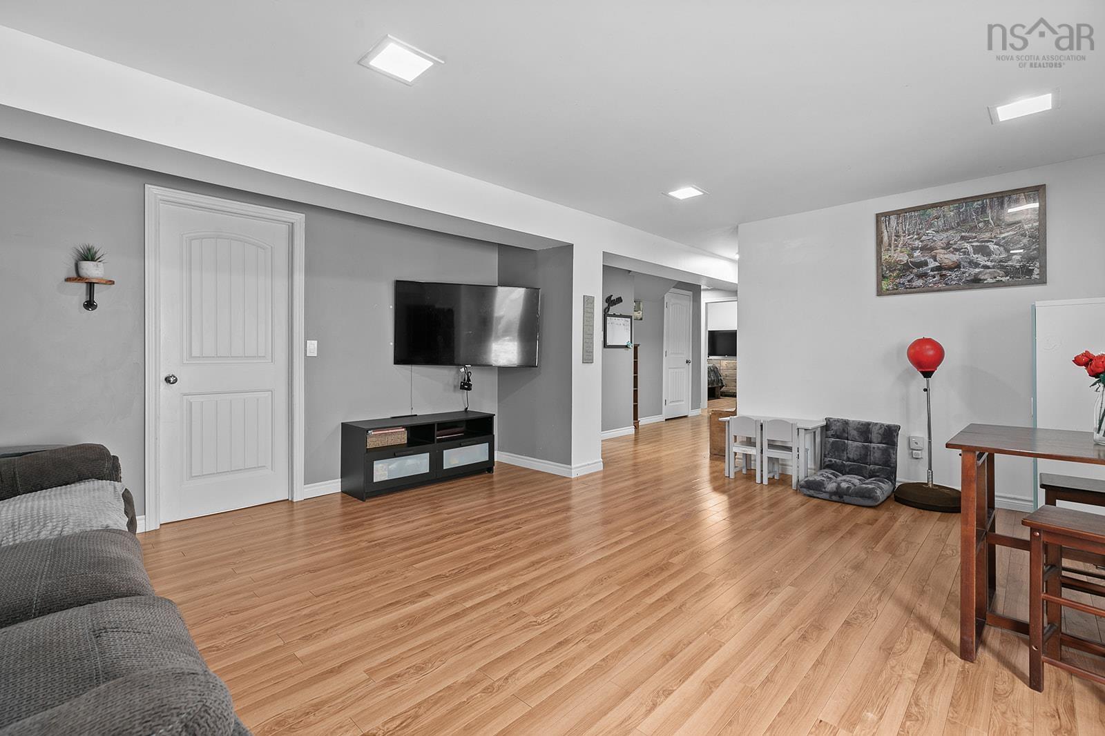 $549,900.00: 19 Parker Place Crescent, Enfield