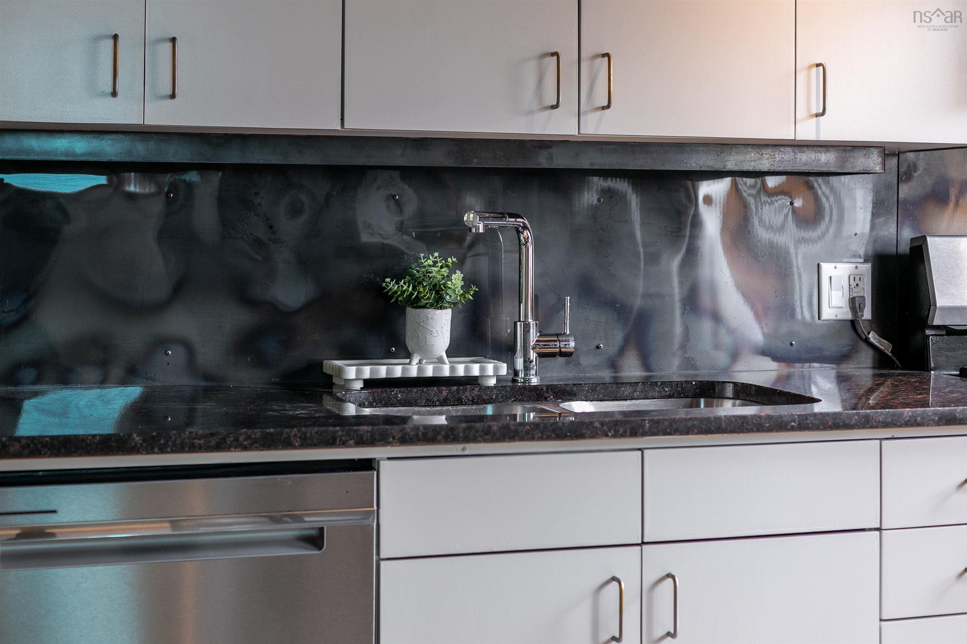 $799,999.00: 5568 Falkland Street, Halifax