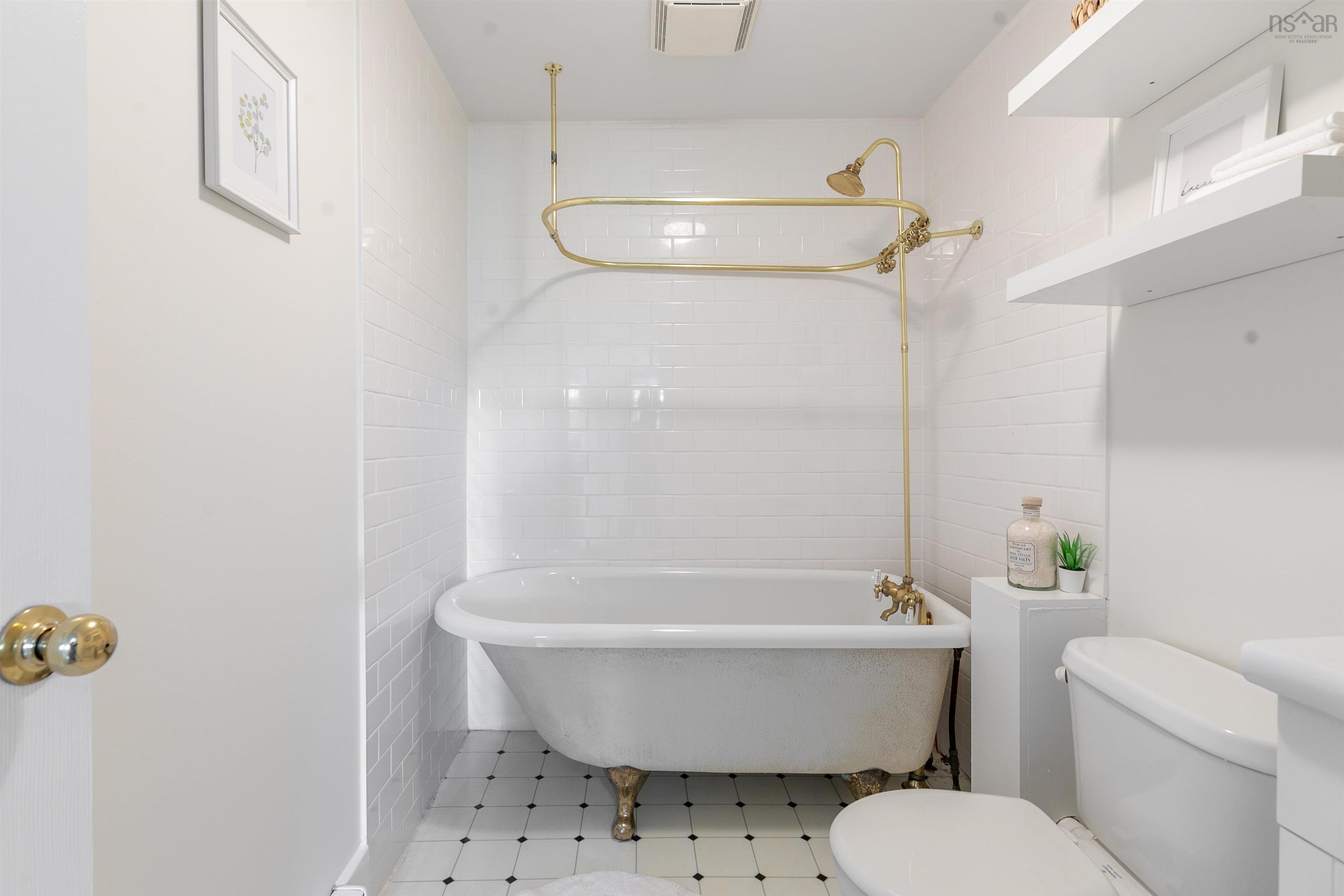 $799,999.00: 5568 Falkland Street, Halifax