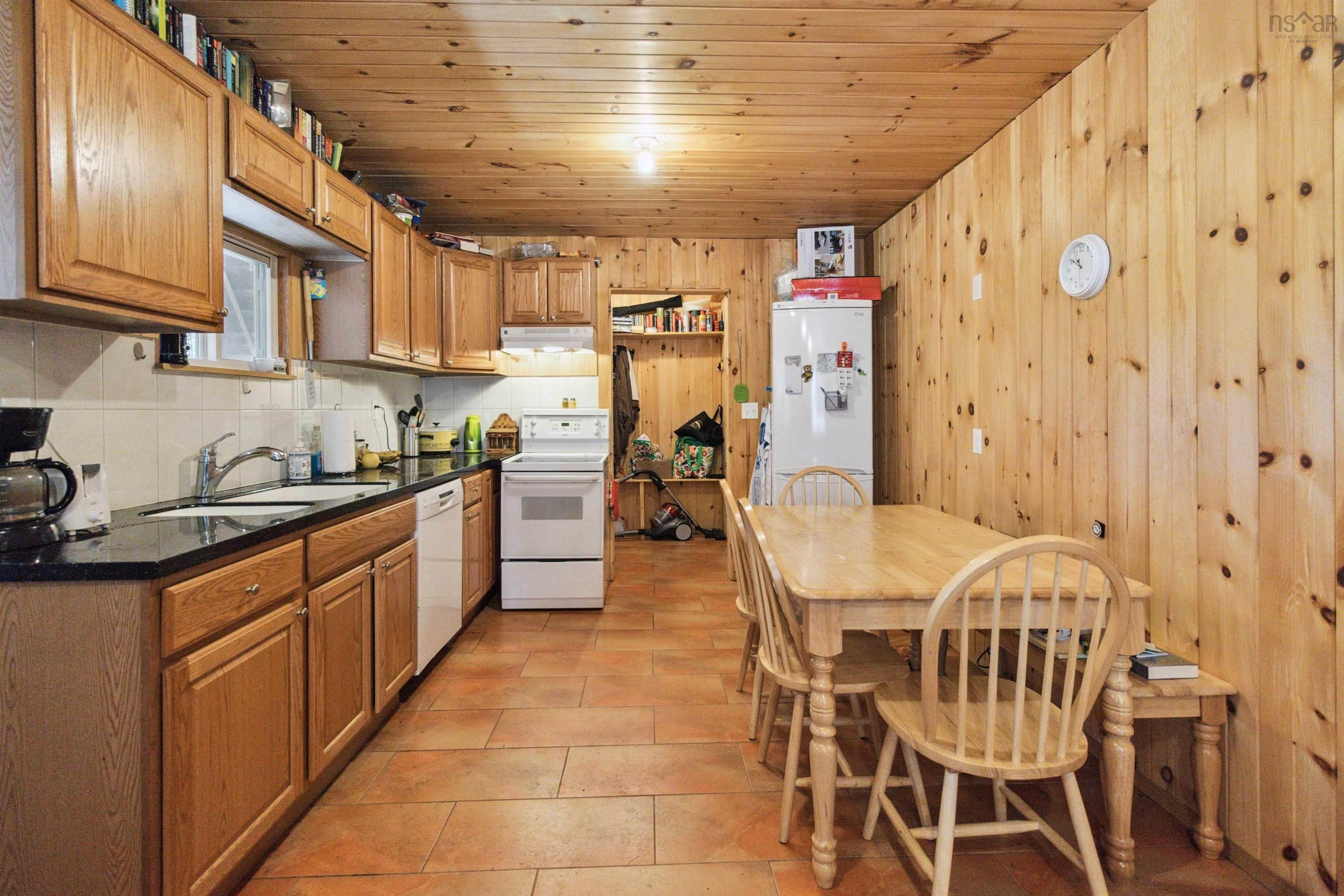 $599,000.00: 87 Edith
