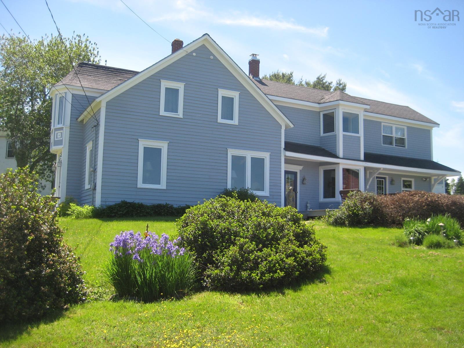 $719,900.00: 5888 331 Highway, Petite Rivière