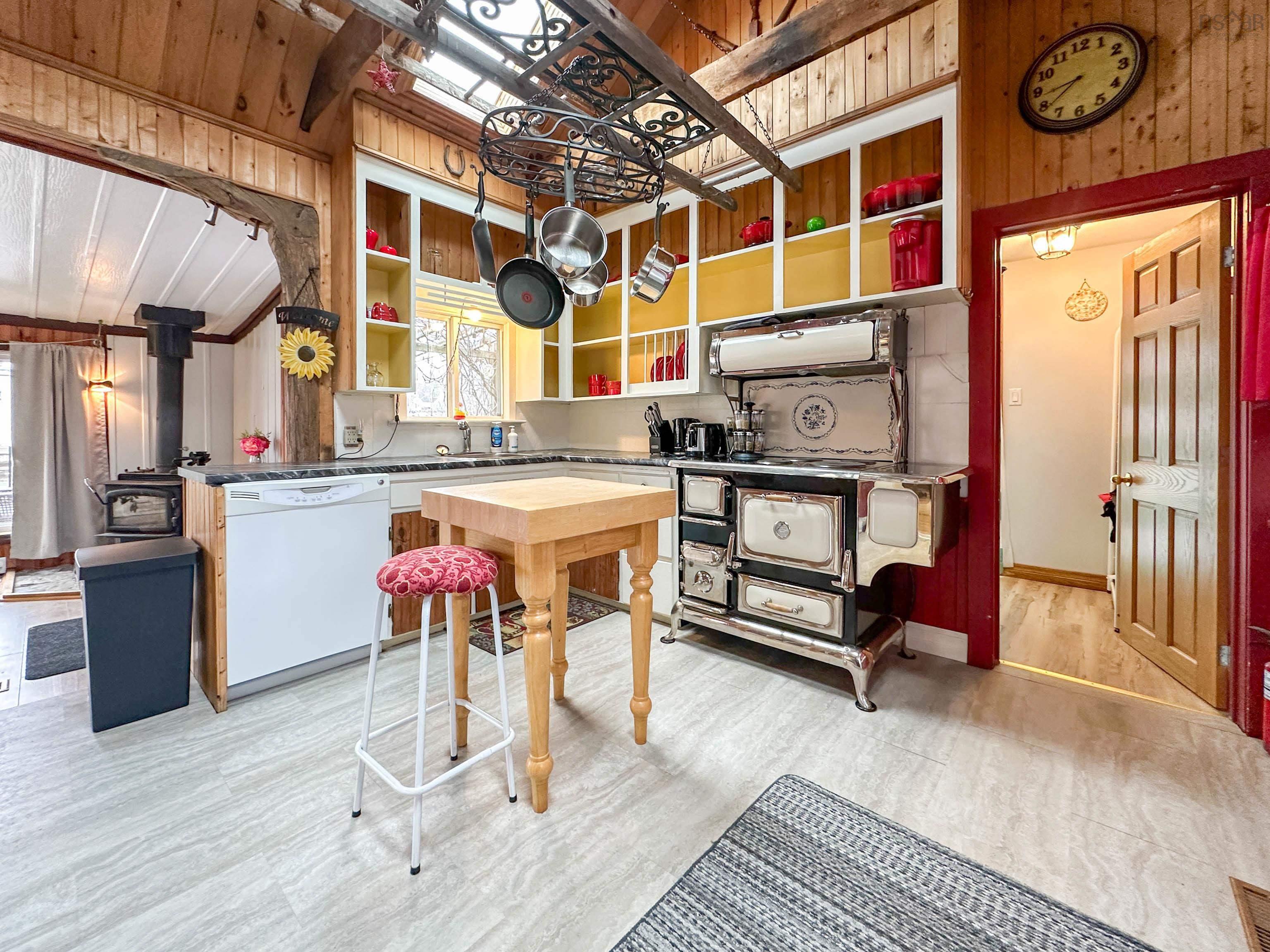 $434,900.00: 553 LAHAVE Street, Bridgewater