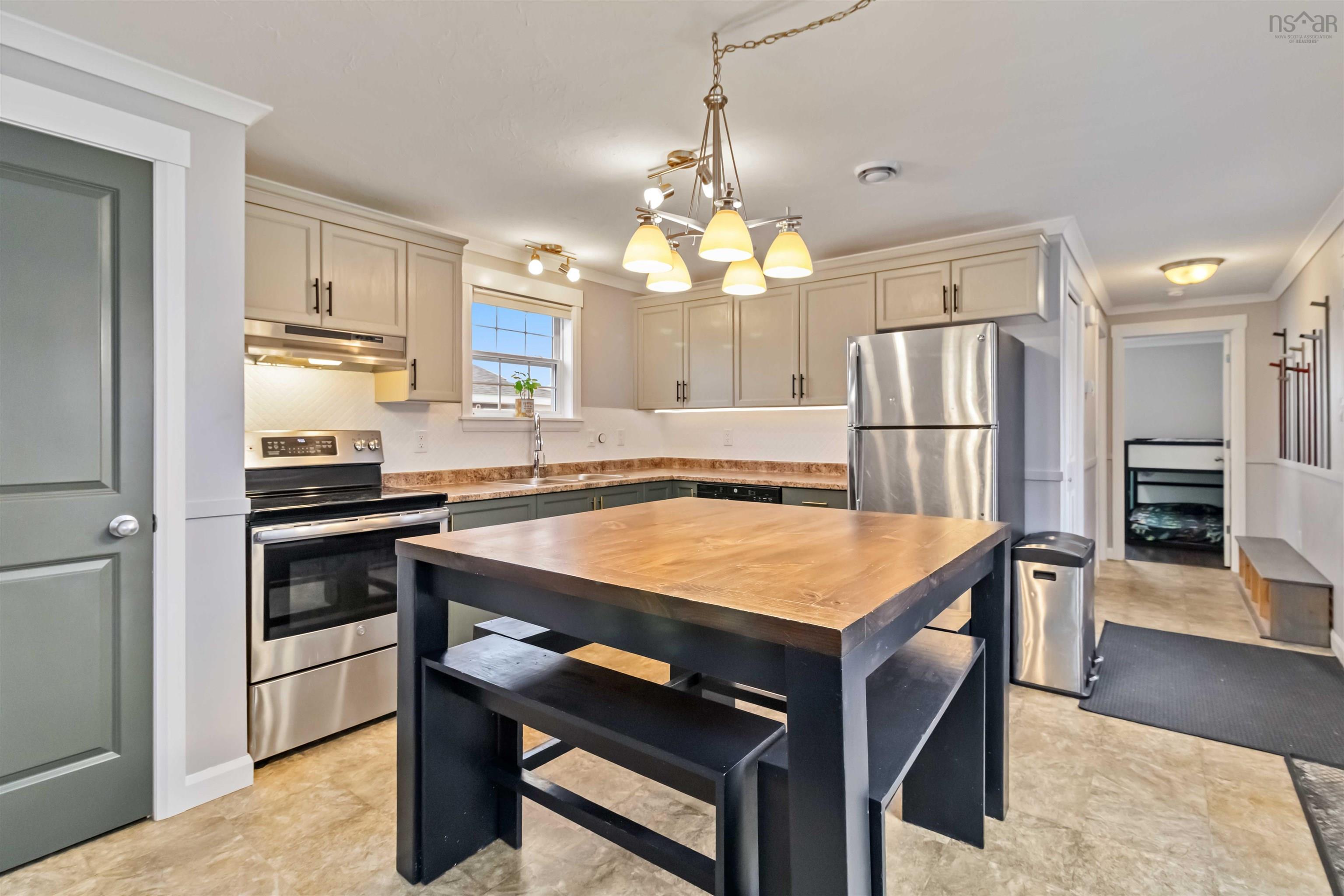 $274,900.00: 19 Breeze Circle, Simms Settlement
