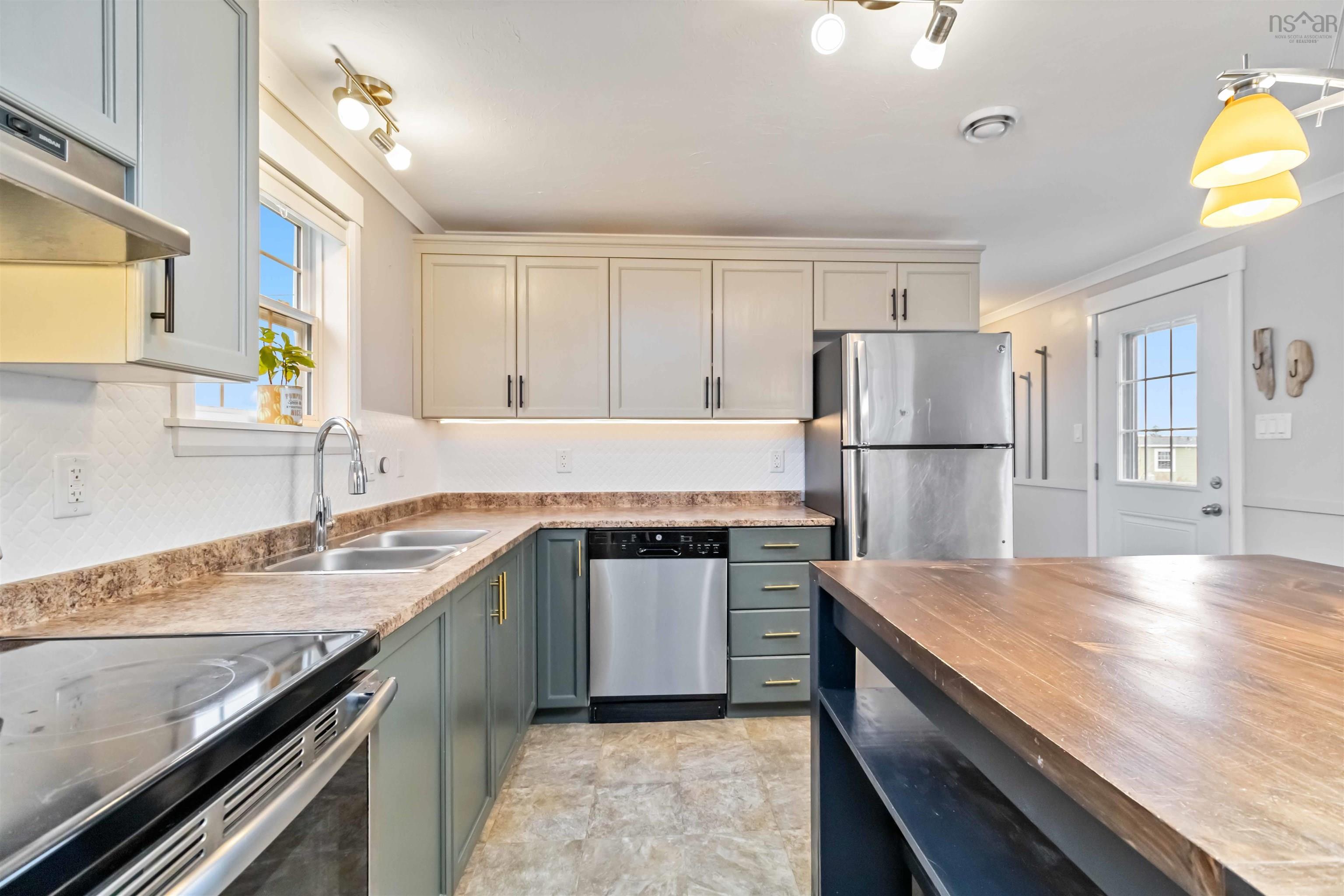 $274,900.00: 19 Breeze Circle, Simms Settlement