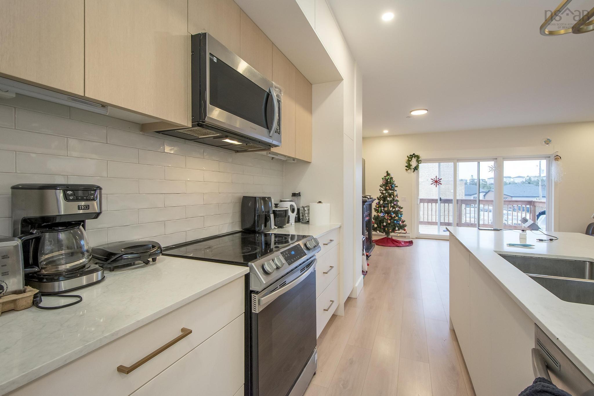 $650,000.00: 90 Honeygold Drive, Halifax