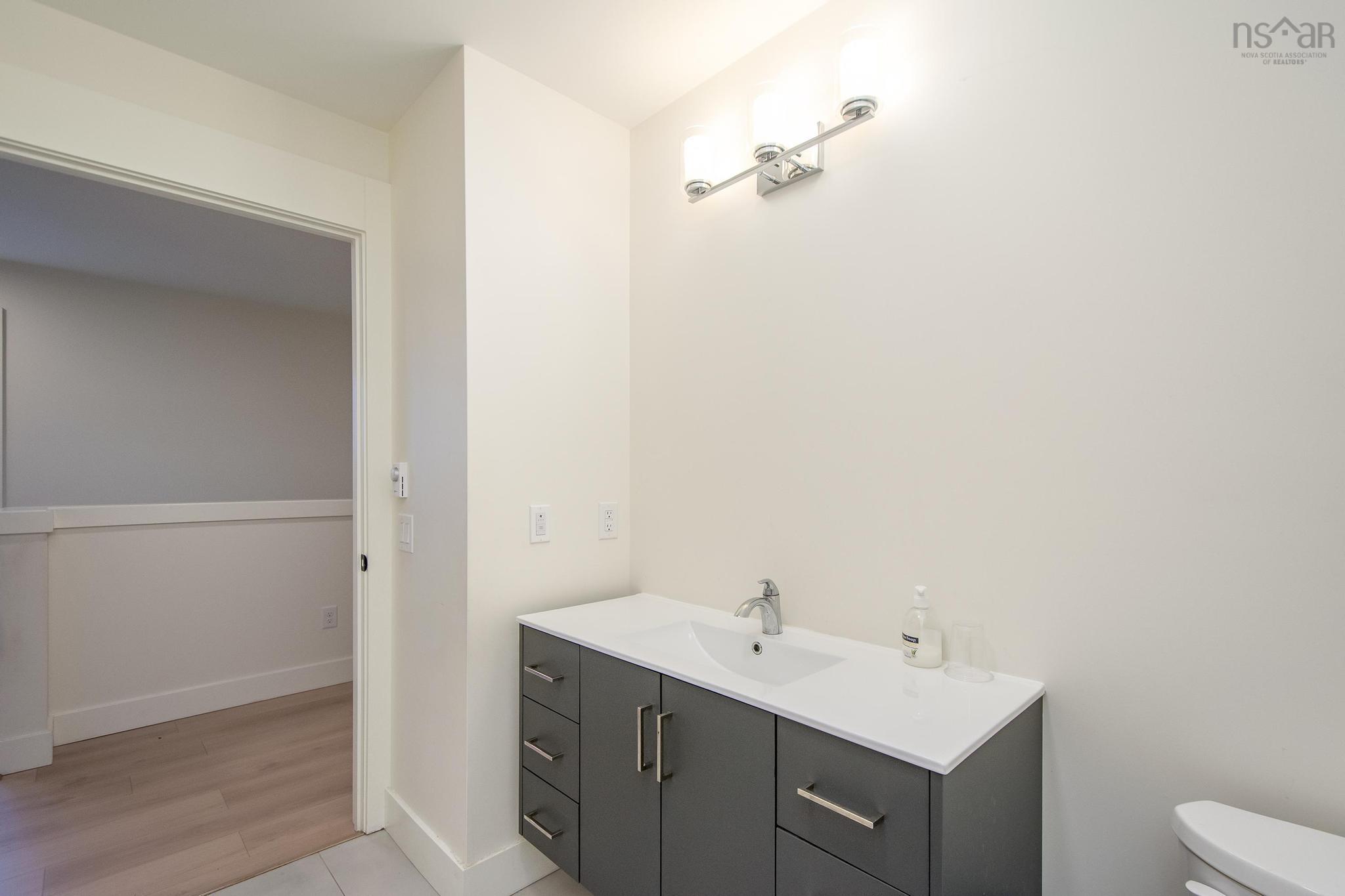$650,000.00: 90 Honeygold Drive, Halifax