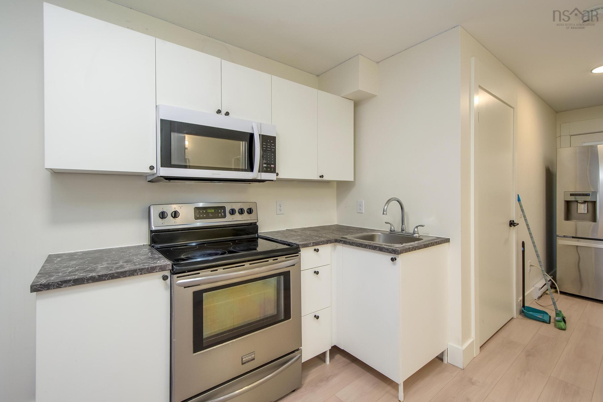 $650,000.00: 90 Honeygold Drive, Halifax