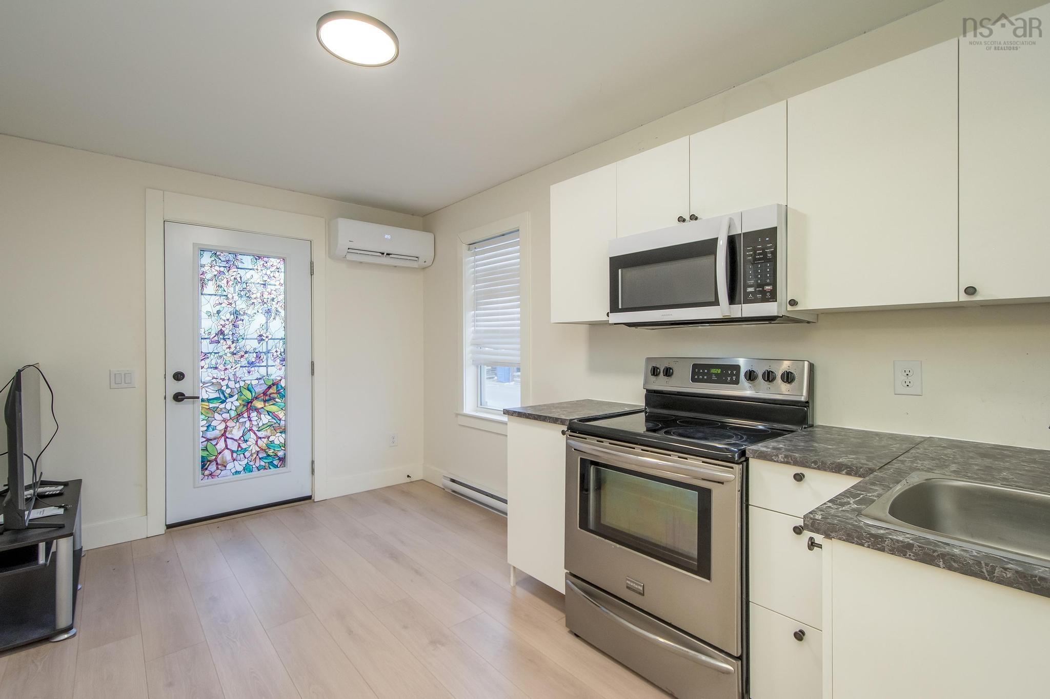 $650,000.00: 90 Honeygold Drive, Halifax