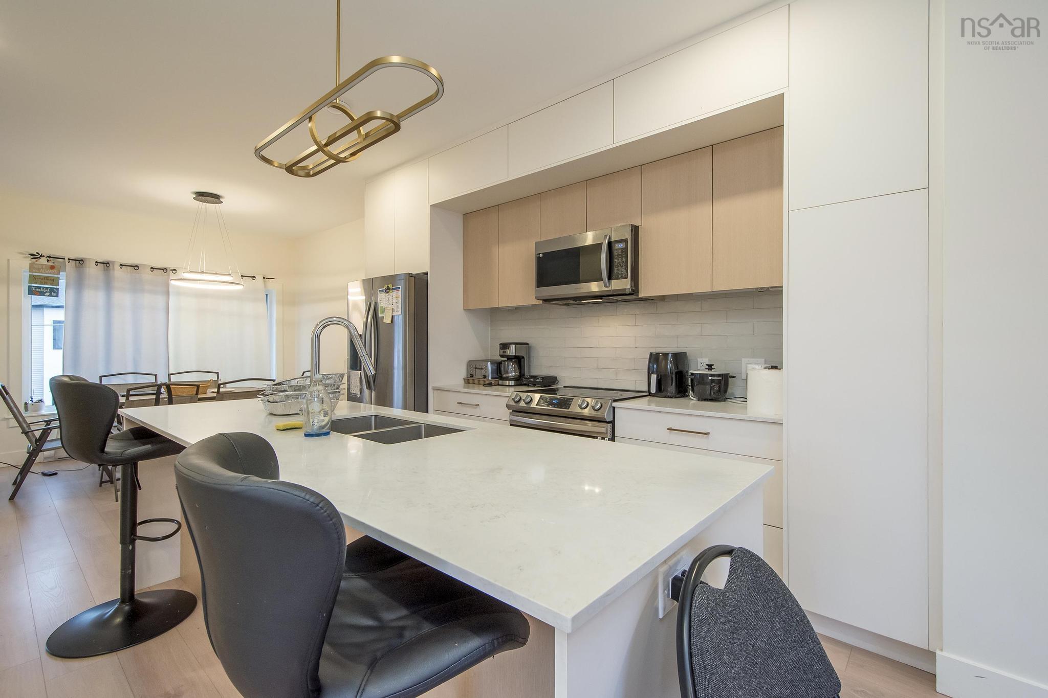 $650,000.00: 90 Honeygold Drive, Halifax
