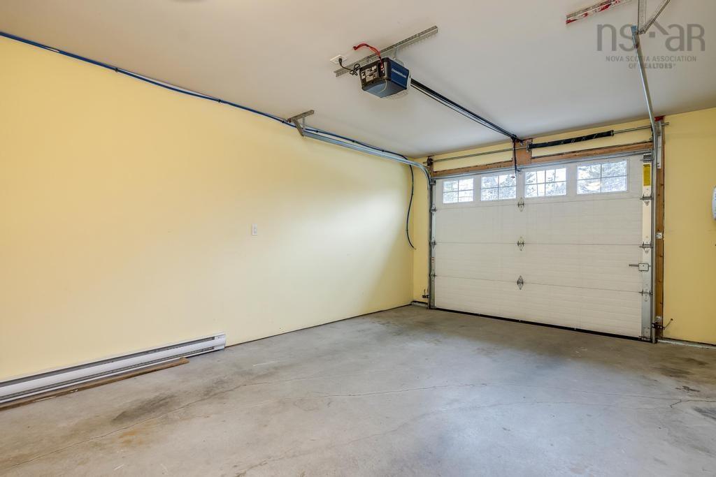 $399,900.00: 25 Founders Court, Porters Lake